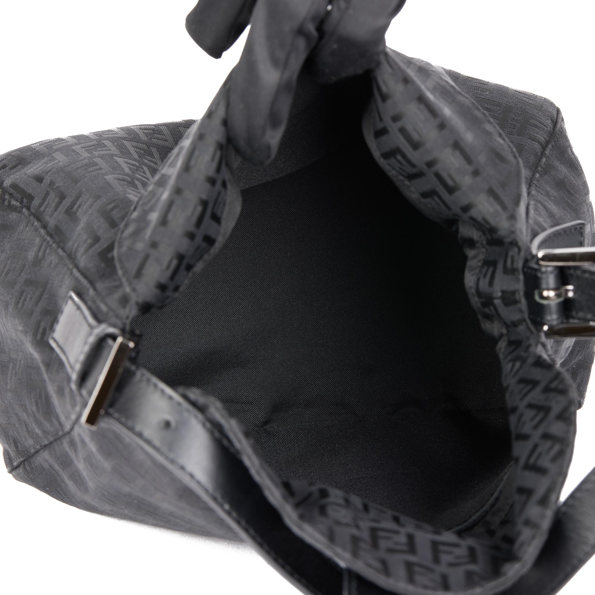 Fendi Black Zucca Canvas & Calfskin Leather Vintage Mama Baguette en venta 6