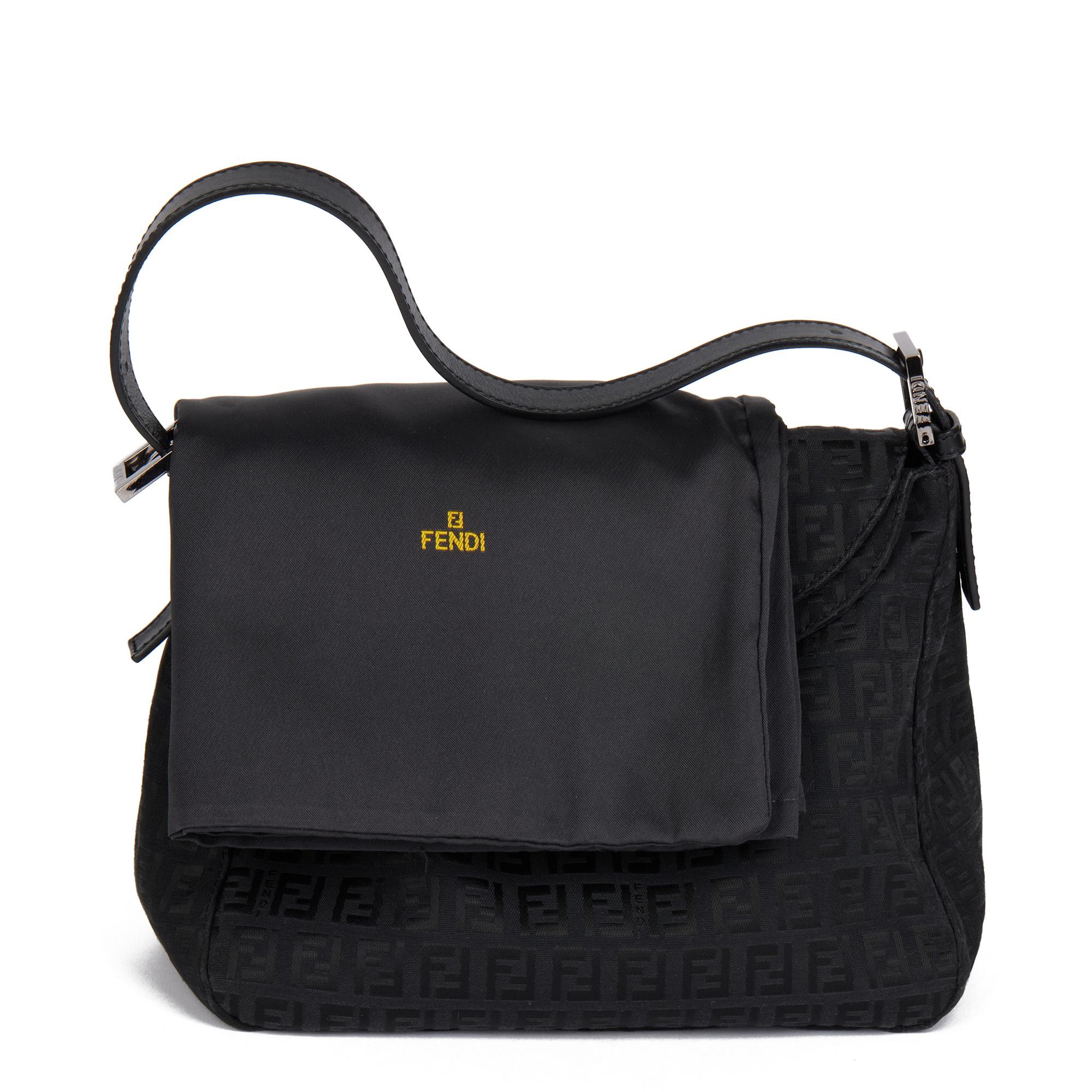 Fendi Black Zucca Canvas & Calfskin Leather Vintage Mama Baguette en venta 7