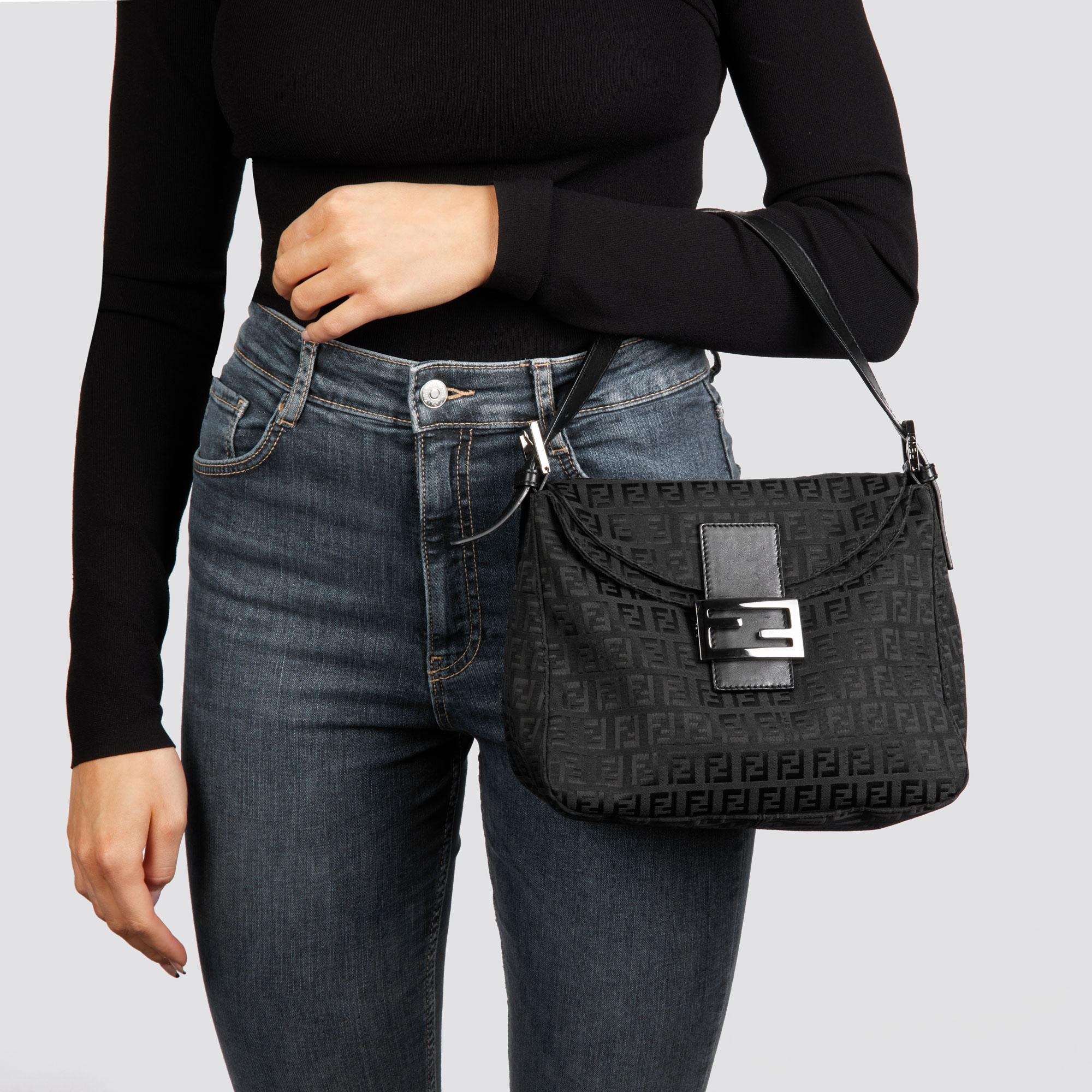 Fendi Black Zucca Canvas & Calfskin Leather Vintage Mama Baguette en venta 8