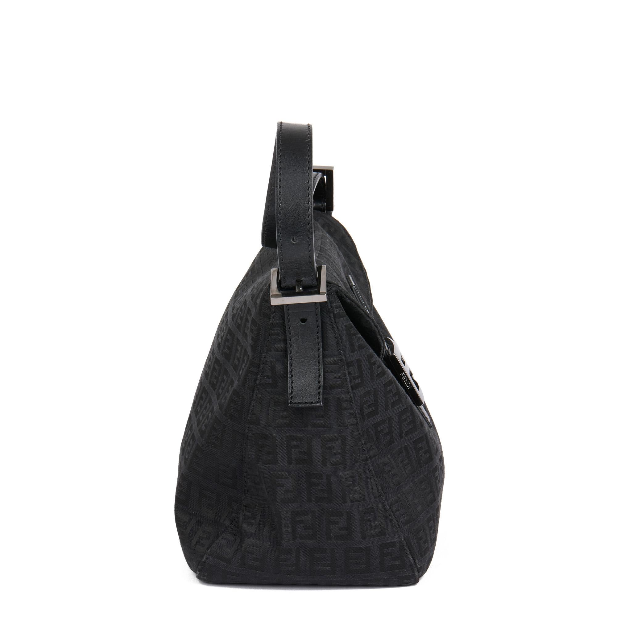 Fendi Black Zucca Canvas & Calfskin Leather Vintage Mama Baguette en Excelente estado para la venta en Bishop's Stortford, Hertfordshire