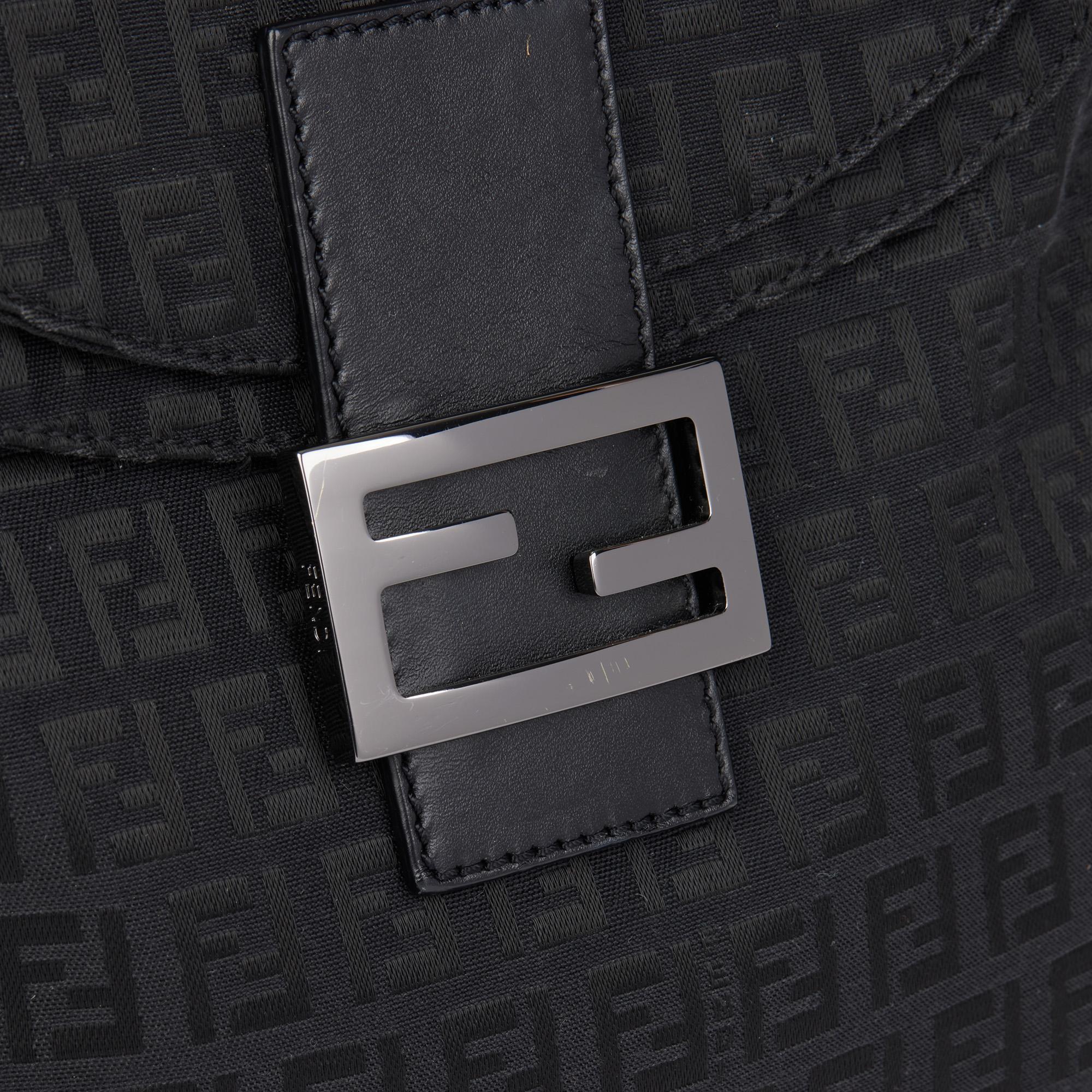 Fendi Black Zucca Canvas & Calfskin Leather Vintage Mama Baguette en venta 2