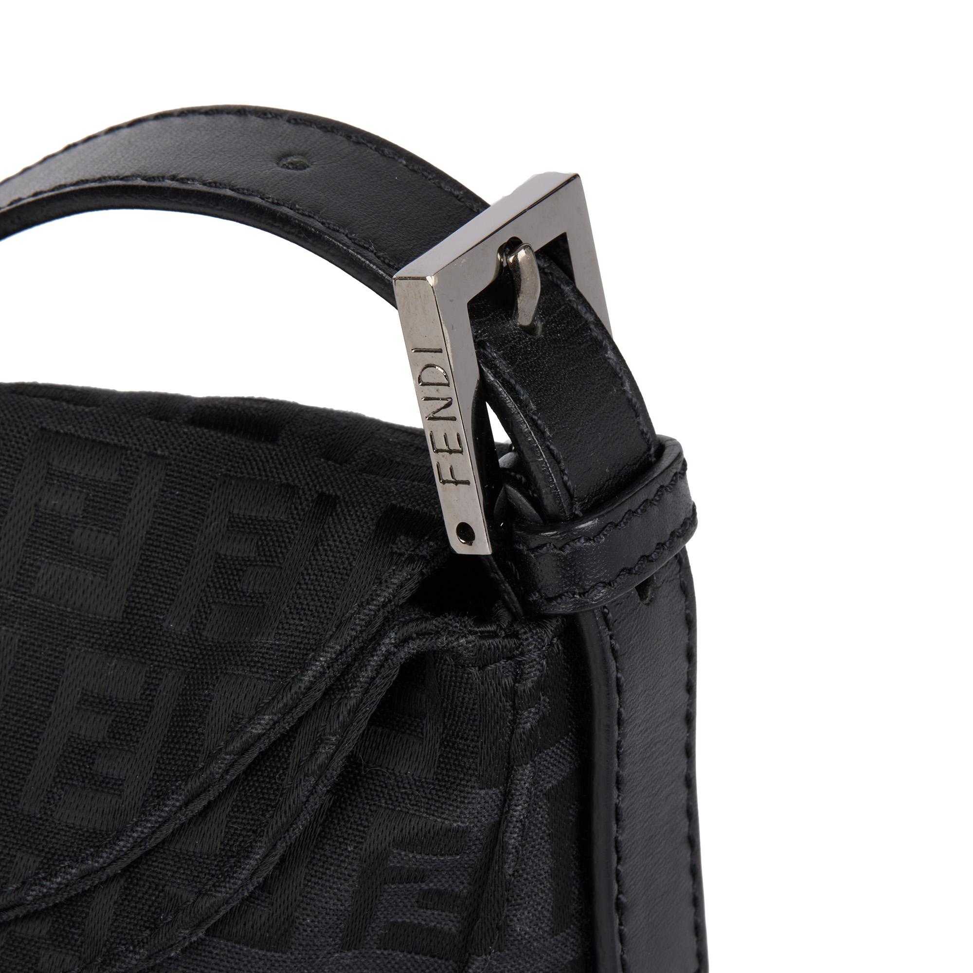 Fendi Black Zucca Canvas & Calfskin Leather Vintage Mama Baguette en venta 3