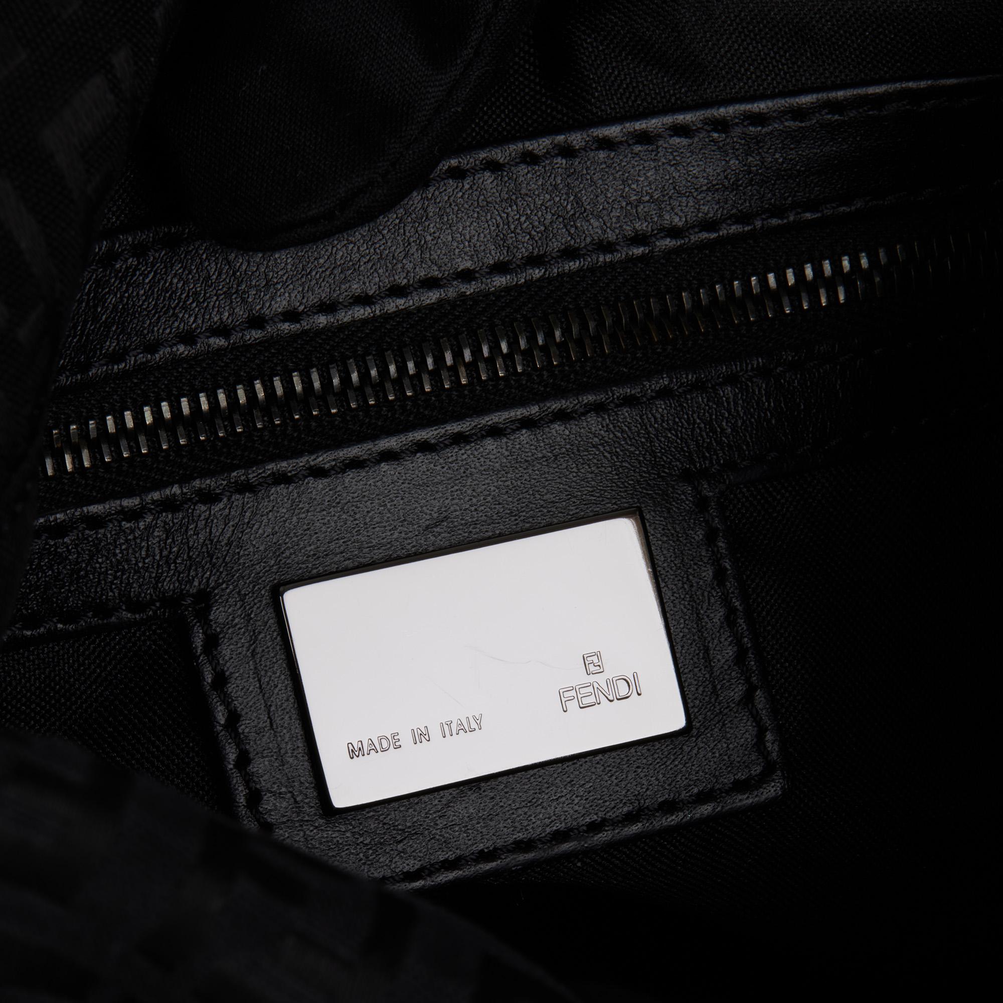 Fendi Black Zucca Canvas & Calfskin Leather Vintage Mama Baguette en venta 4