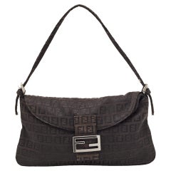 Fendi Schwarze Zucca Baguette-Tasche aus Segeltuch mit Klappe