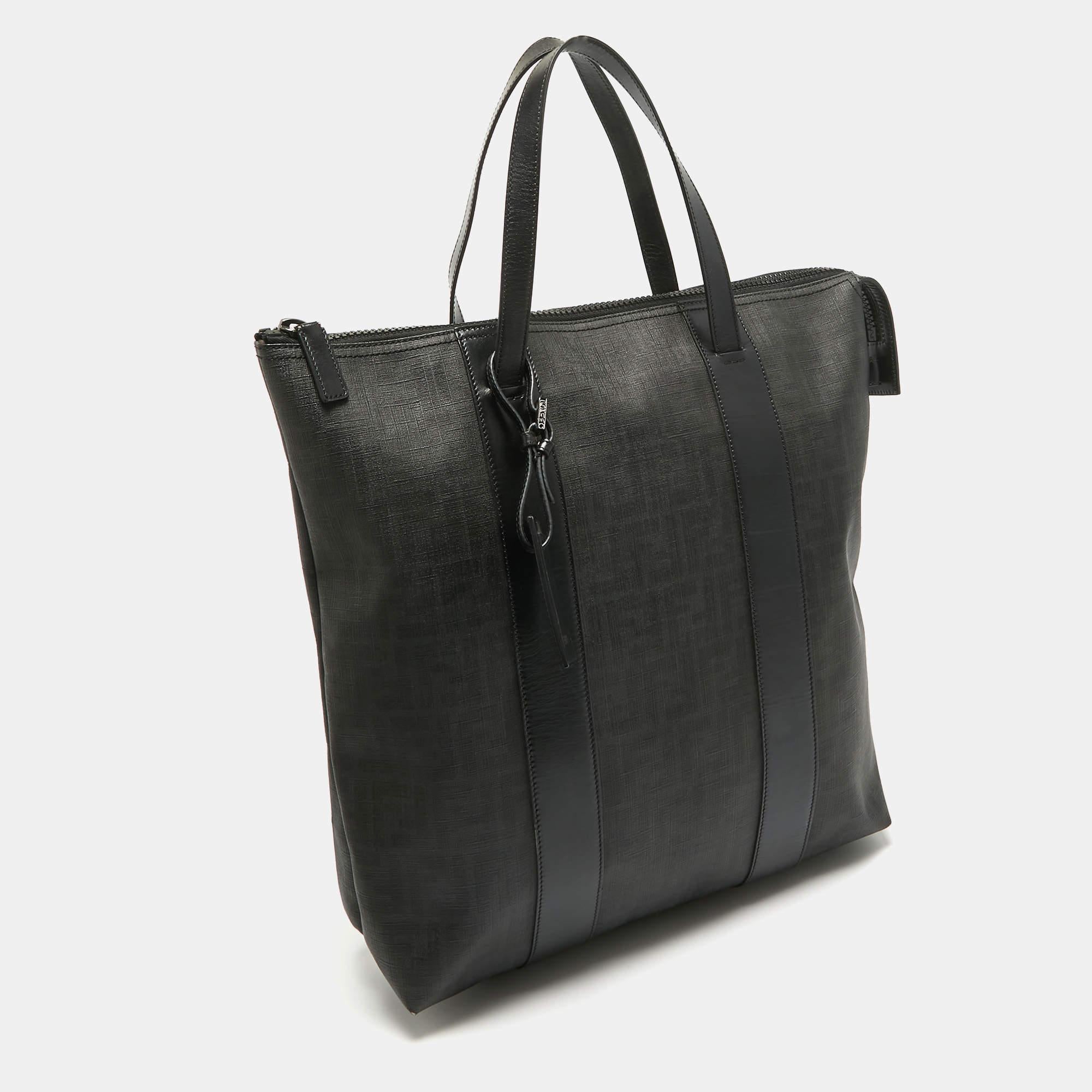 Fendi Black Zucca Coated Canvas and Leather Zip Tote In Fair Condition In Dubai, Al Qouz 2