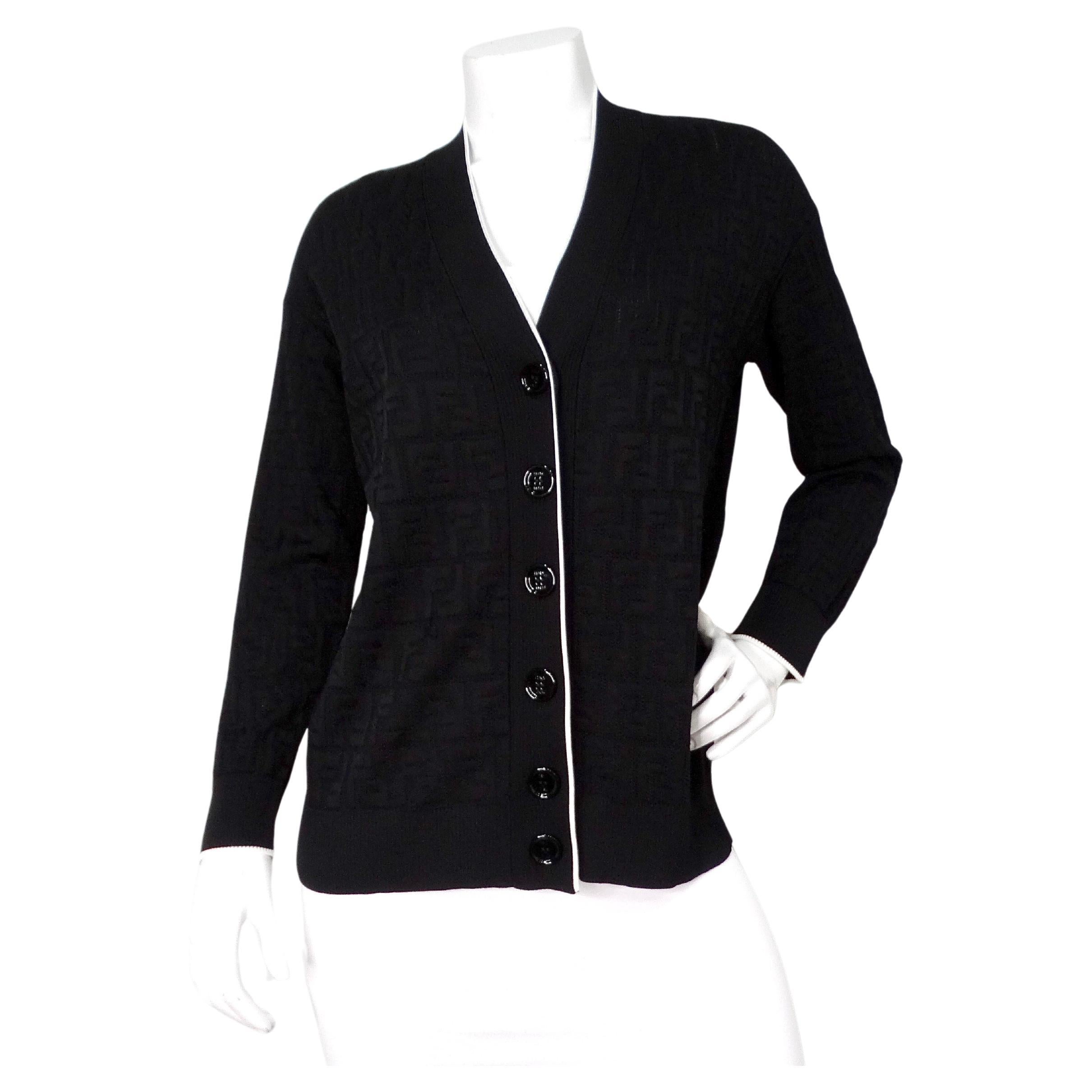 Fendi Schwarzer Zucca Monogram Strickcardigan mit V-Ausschnitt im Angebot