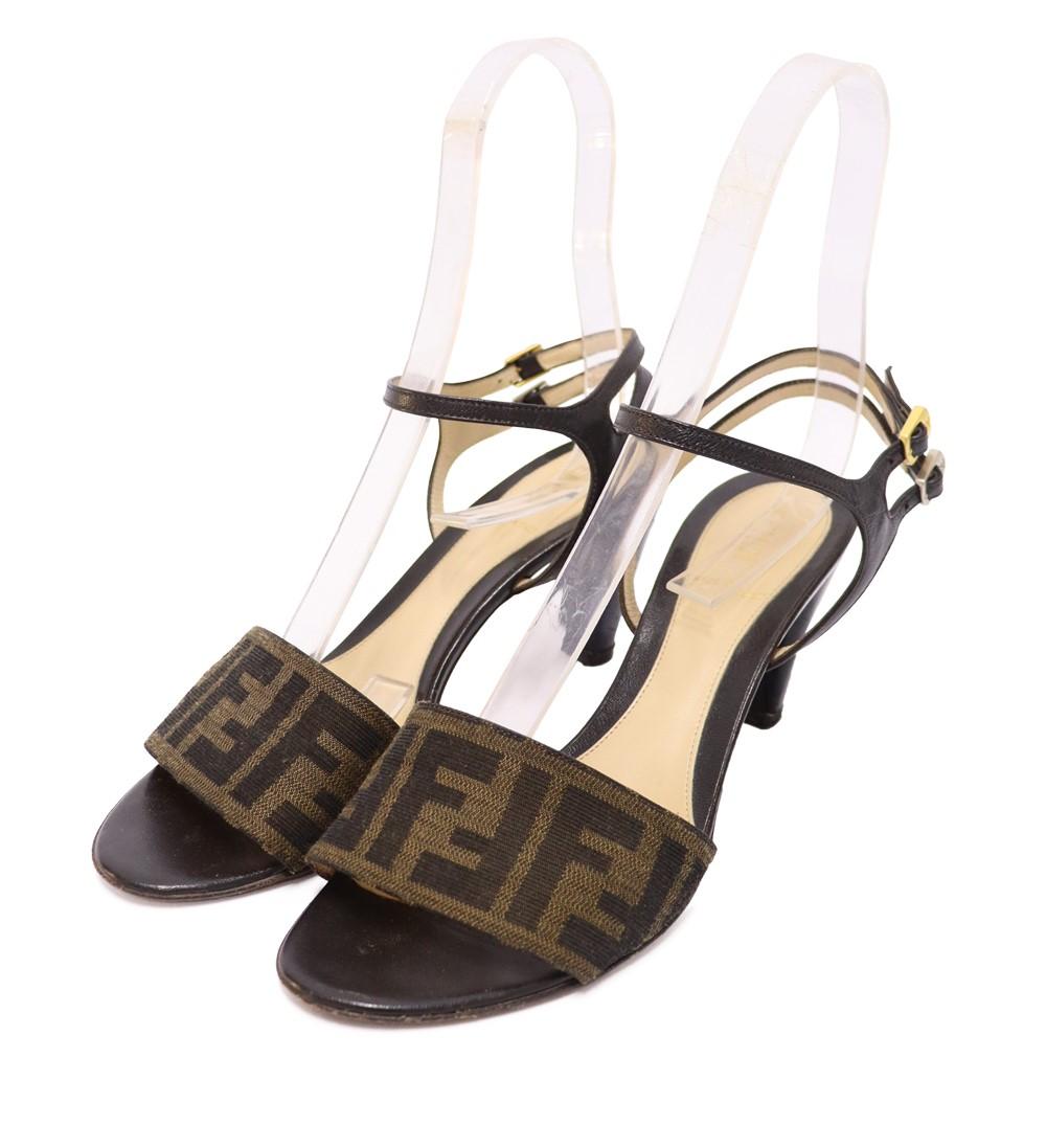 Fendi Black Zucca Monogram Sandals Size EU 37.5 In Fair Condition For Sale In Amman, JO