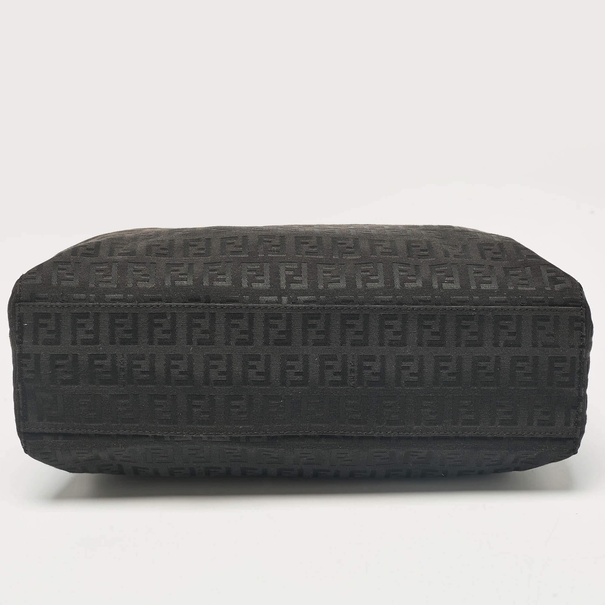 Fourre-tout en cuir et tissu Zucchino noir de Fendi en vente 2