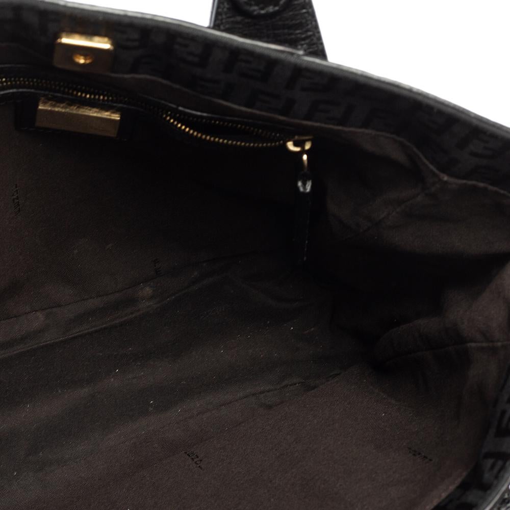 Fendi Black Zuchino Canvas and Laser Trim Leather Tote In Good Condition In Dubai, Al Qouz 2