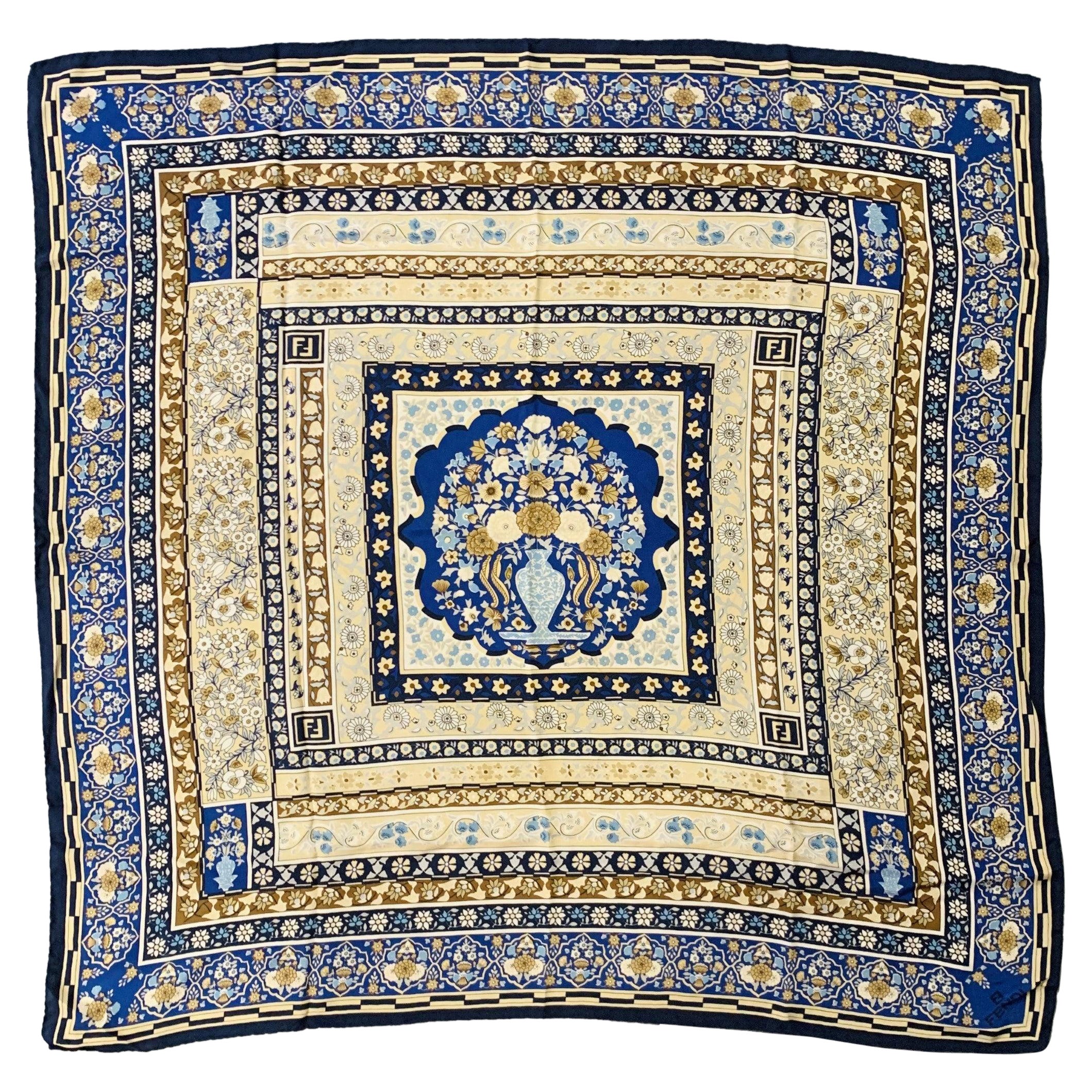 Fendi Sciarpa quadrata in seta floreale astratta blu beige in vendita