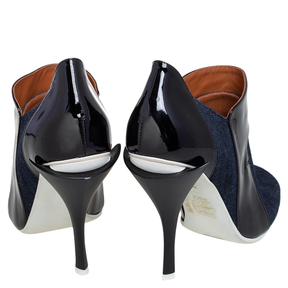 Fendi Blue/Black Patent Leather and Canvas Peep Toe Booties Size 40 In Excellent Condition In Dubai, Al Qouz 2