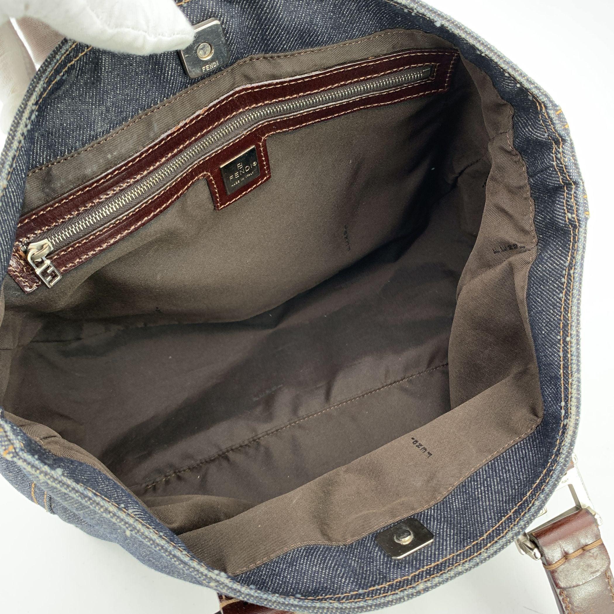 Donna Borsa Tote di Fendi in denim blu e pelle marrone in vendita