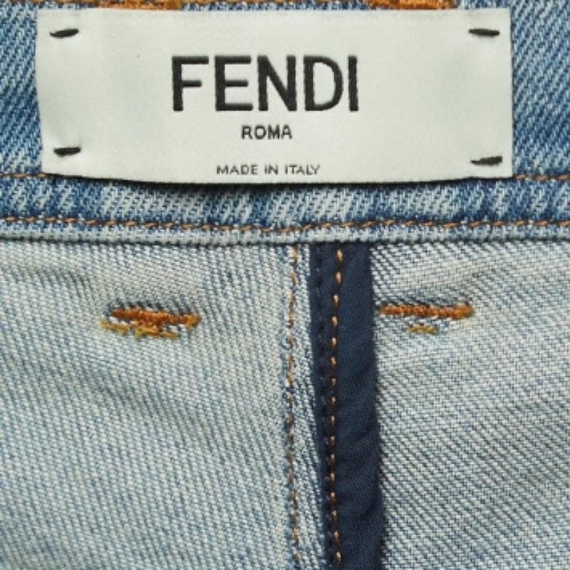 Un buon paio di jeans rende sempre l'armadio completo. Questo paio di jeans è realizzato con una tale abilità e stile che diventerà il vostro preferito in pochissimo tempo. Vi garantirà una vestibilità comoda ed elegante.