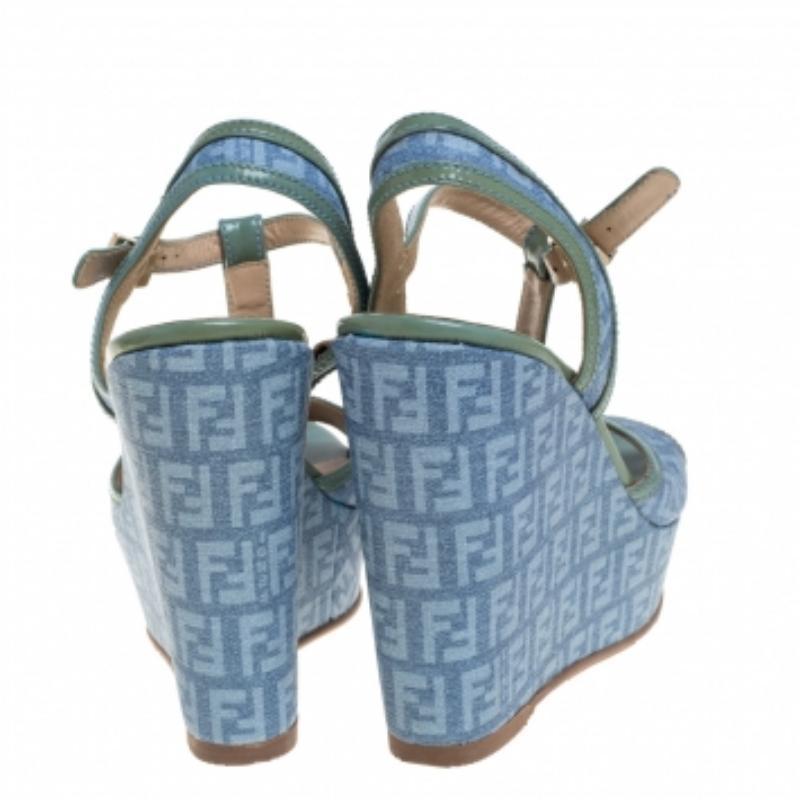 Fendi Blue/Green Canvas And Patent Leather Wedge Sandals Size 38.5 In Good Condition For Sale In Dubai, Al Qouz 2