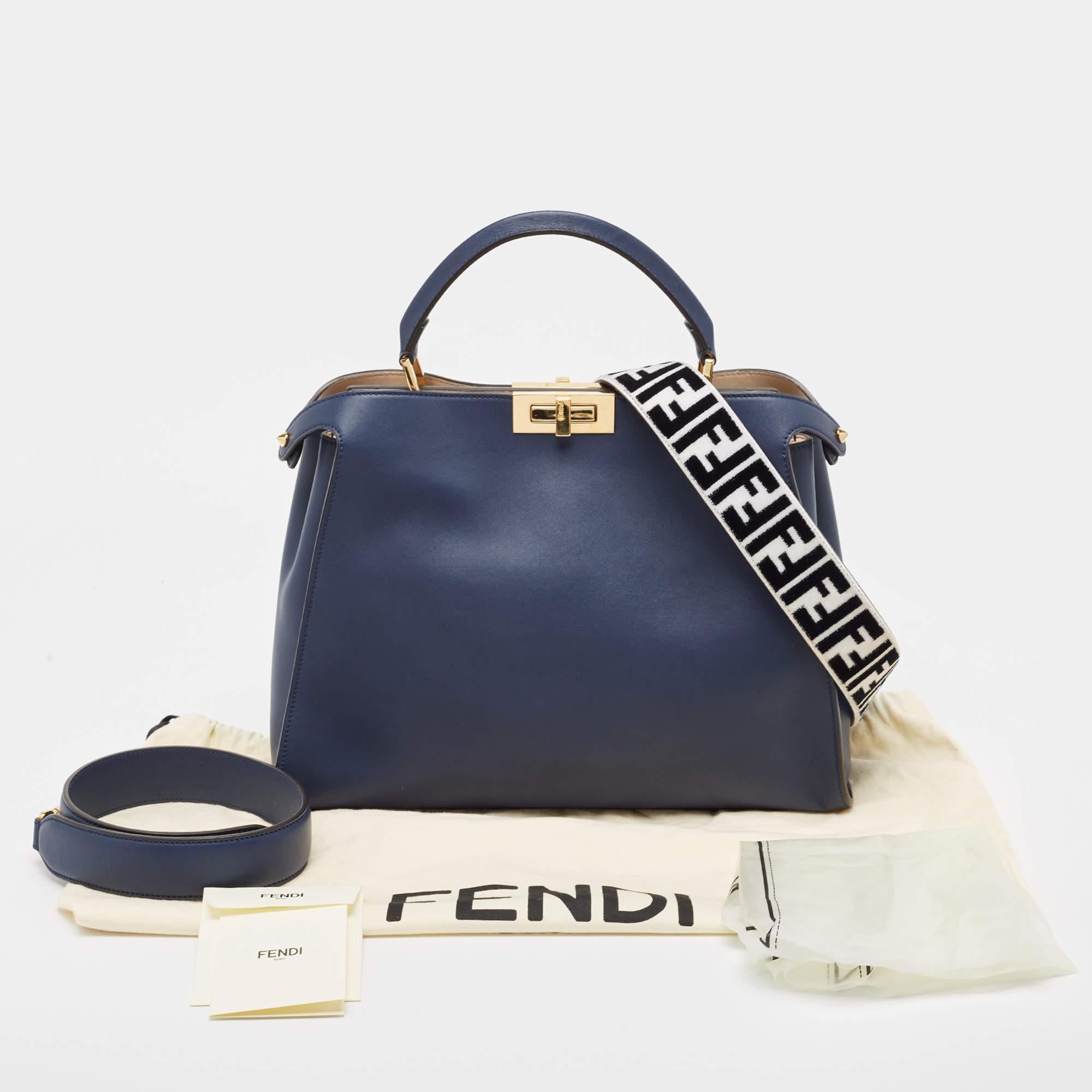 Fendi - Grand sac en cuir bleu Peekaboo à poignée supérieure en vente 10