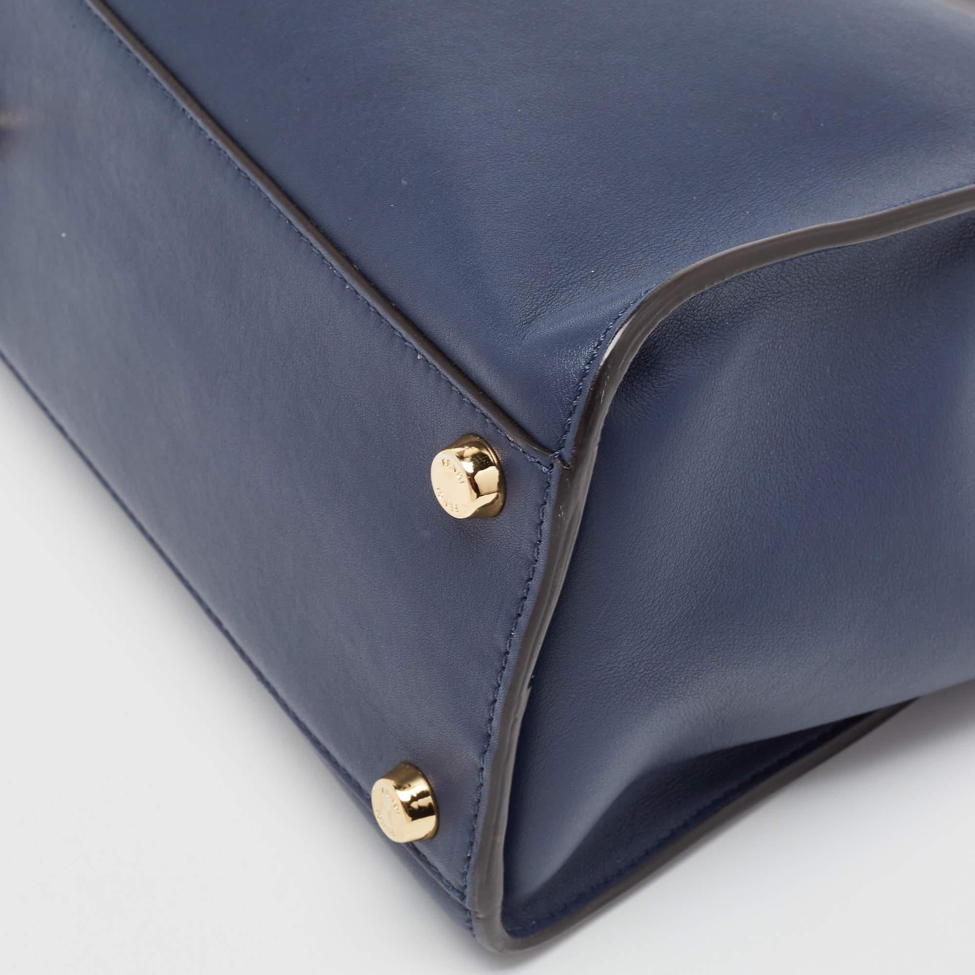 Fendi - Grand sac en cuir bleu Peekaboo à poignée supérieure Bon état - En vente à Dubai, Al Qouz 2