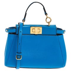 Fendi Micro Peekaboo Umhängetasche aus blauem Leder