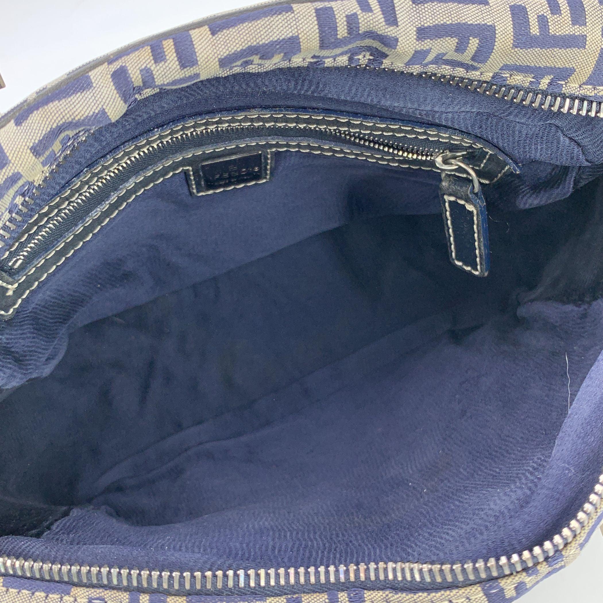 Fendi Blaue Monogram Zucchino Canvas Umhängetasche Handtasche Damen im Angebot