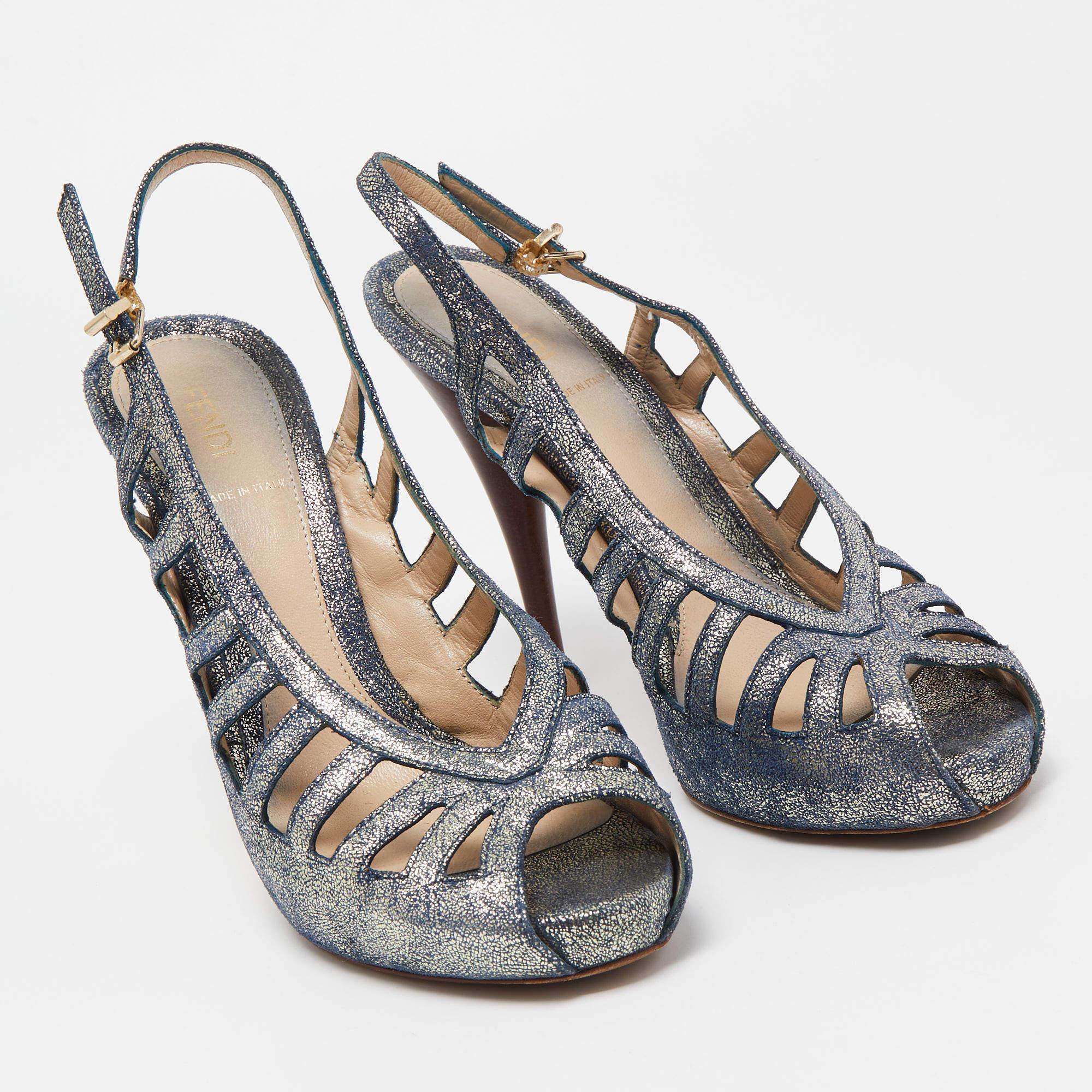 Fendi Blue/Silver Texture Suede Slingback Pumps Size 38.5 In Good Condition For Sale In Dubai, Al Qouz 2