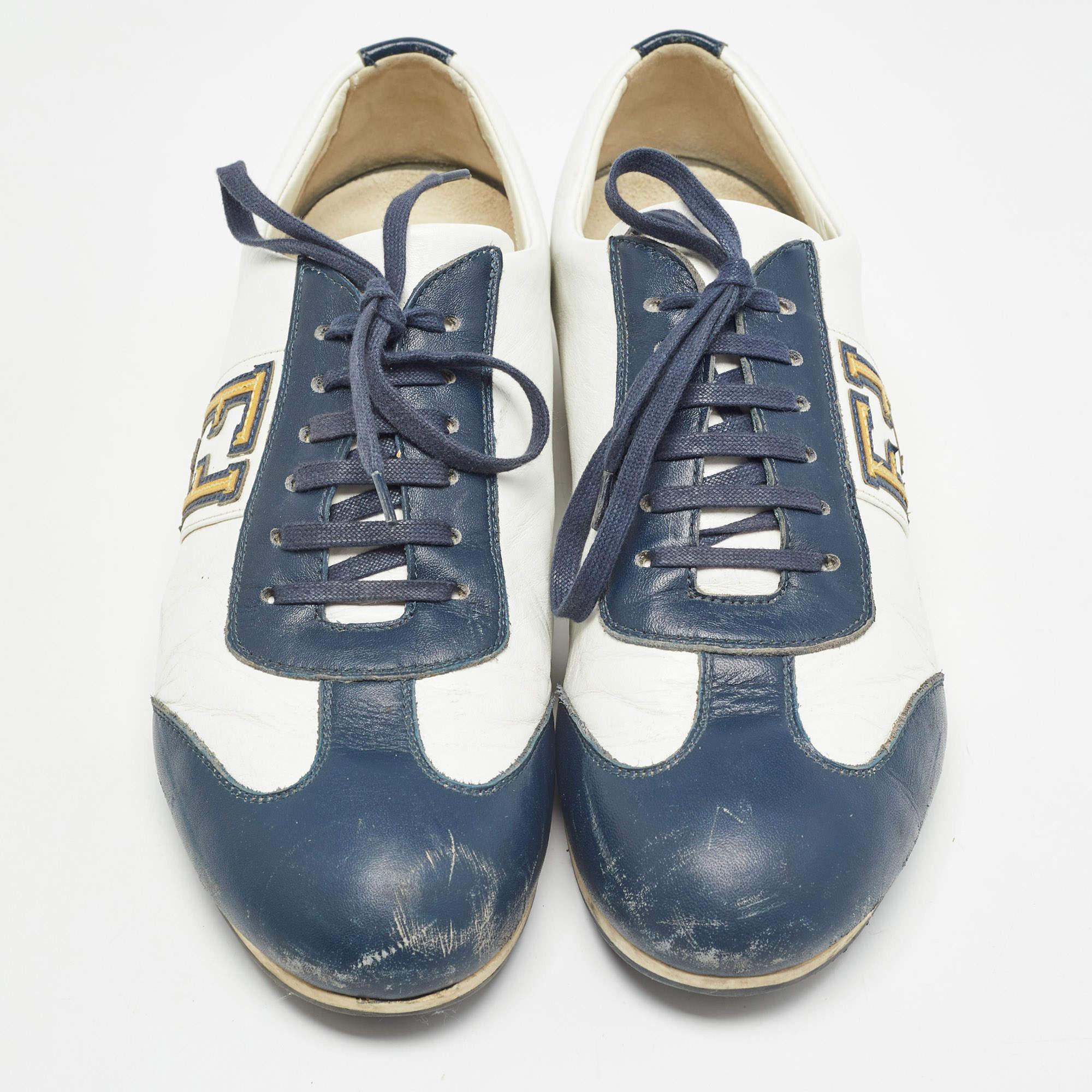 Fendi Blau/Weiß Leder FF Logo Low Top Turnschuhe Größe 44 (Beige) im Angebot