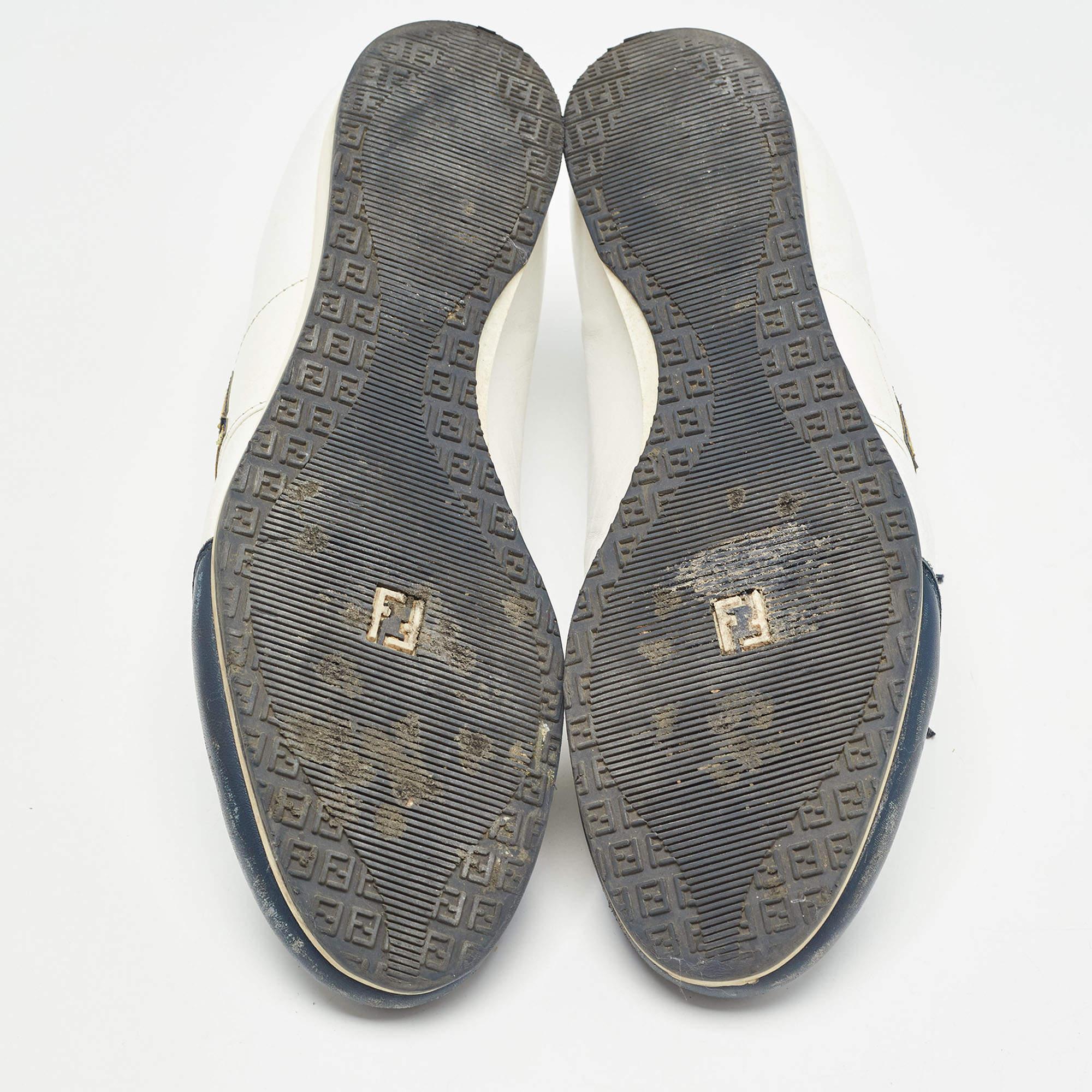 Fendi Blau/Weiß Leder FF Logo Low Top Turnschuhe Größe 44 im Angebot 1