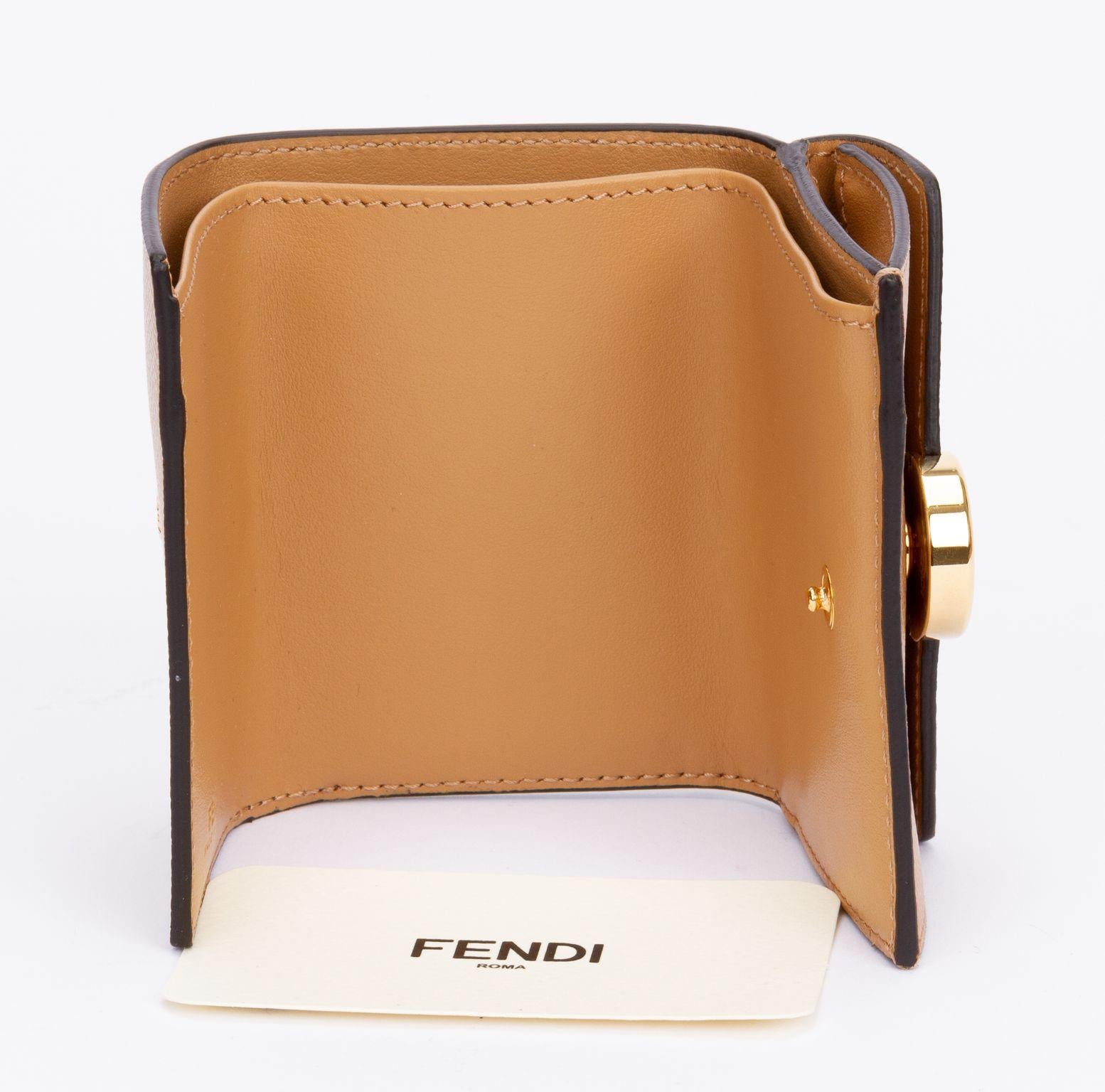 Fendi BNIB Beige Wallet In New Condition For Sale In West Hollywood, CA