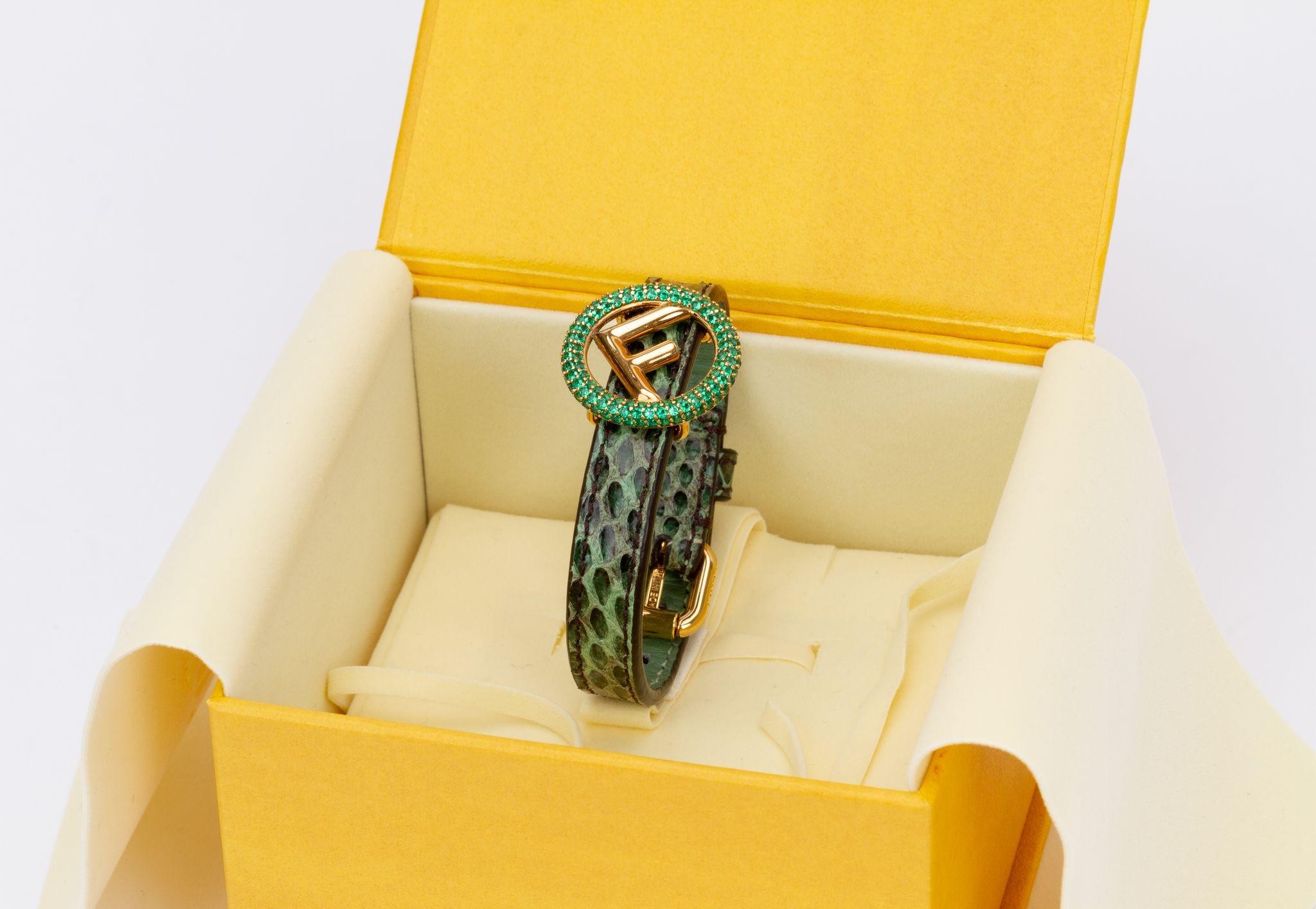 Fendi BNIB Bracelet à motif de serpent vert Neuf - En vente à West Hollywood, CA