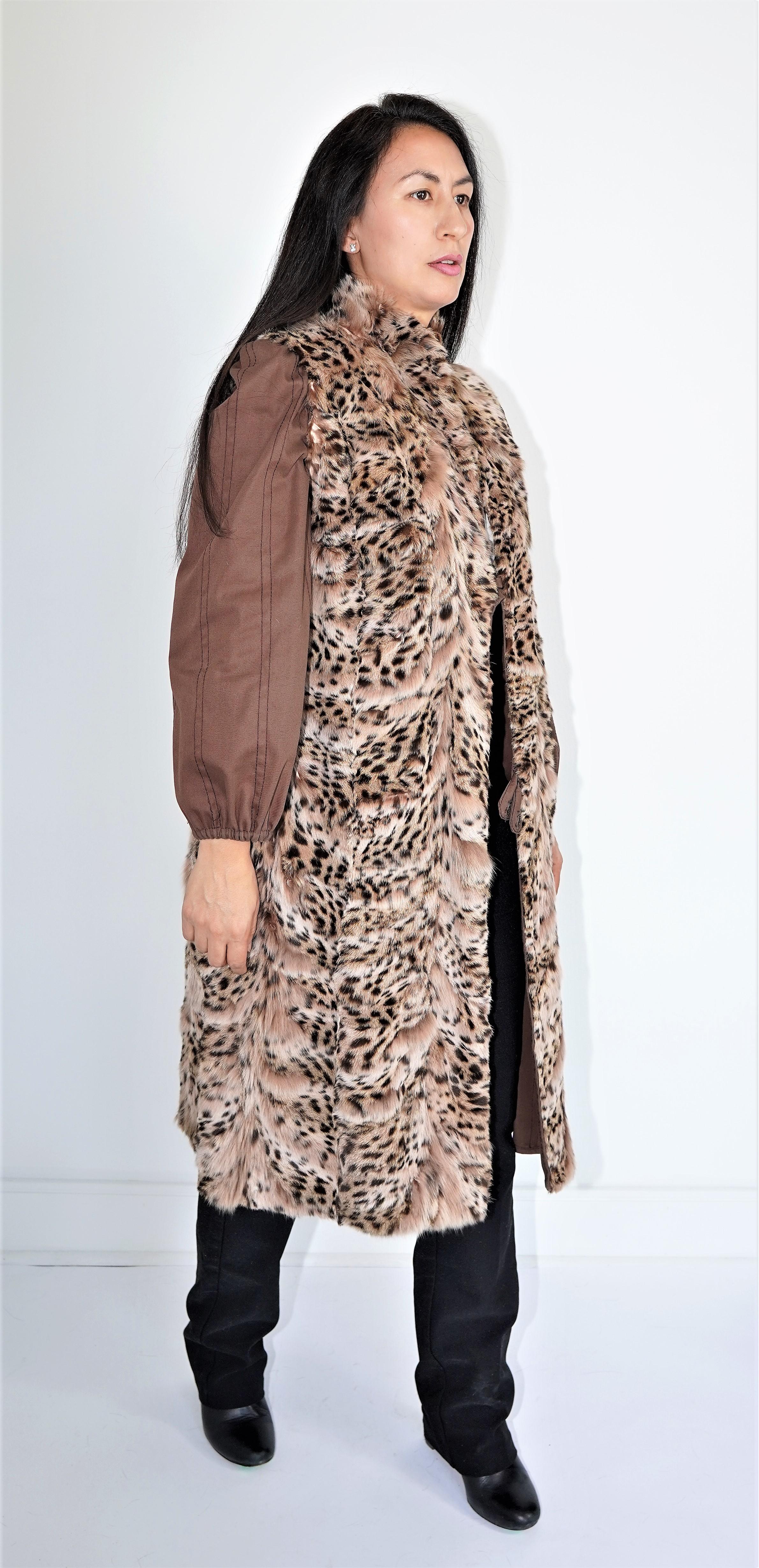 Fendi Rain Coat with Lynx Bobcat lining (Size 10-M) For Sale 5