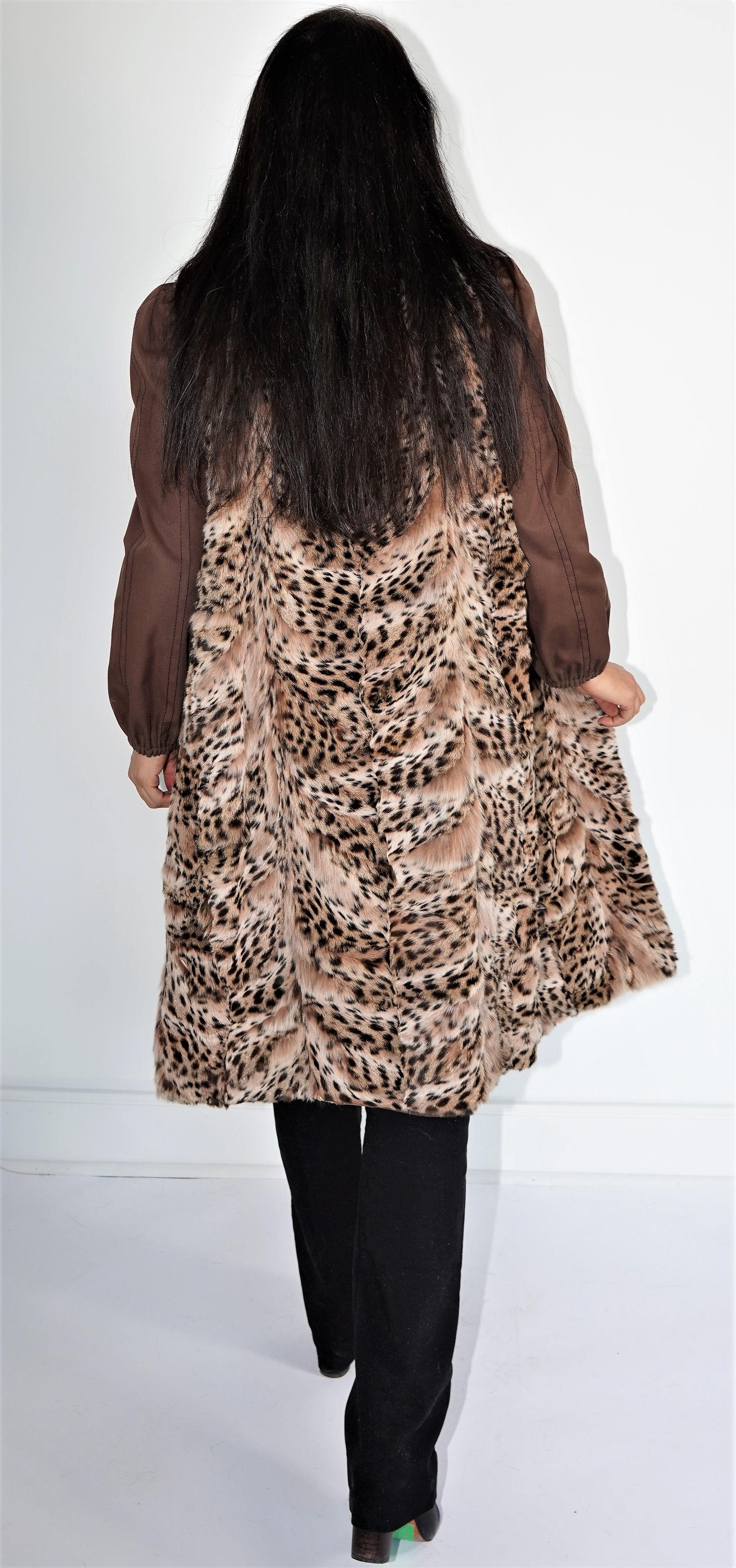 Fendi Rain Coat with Lynx Bobcat lining (Size 10-M) For Sale 6