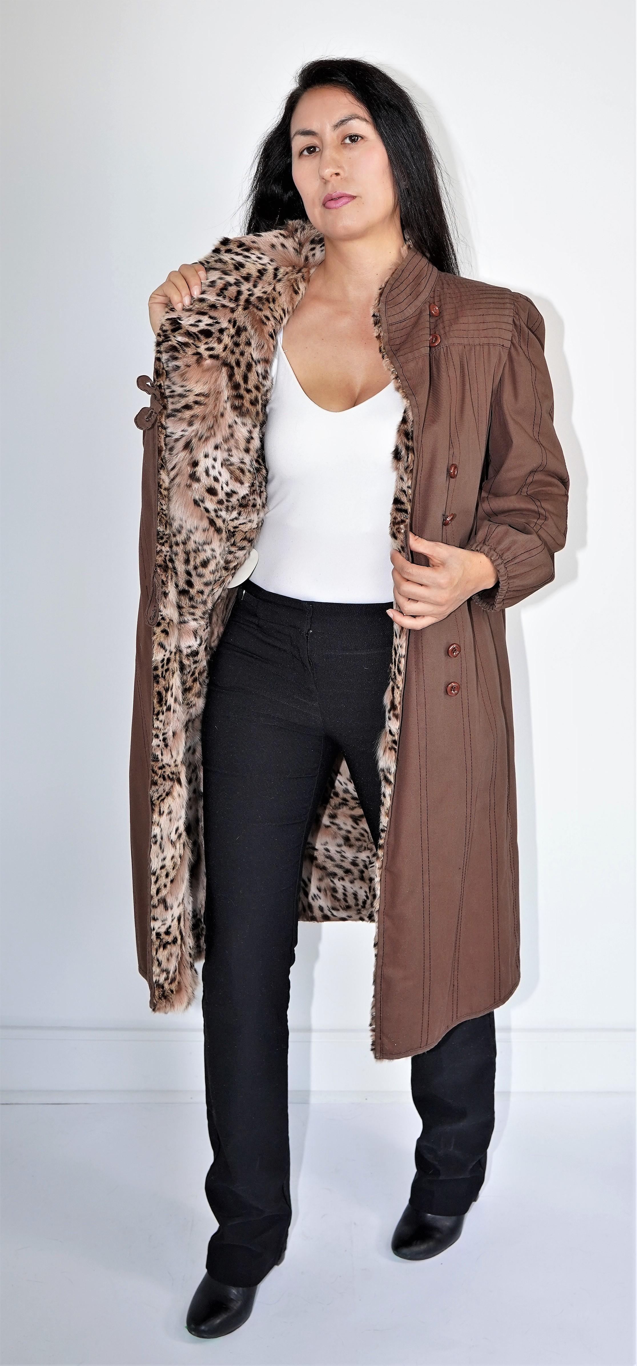 Women's Fendi Rain Coat with Lynx Bobcat lining (Size 10-M) For Sale