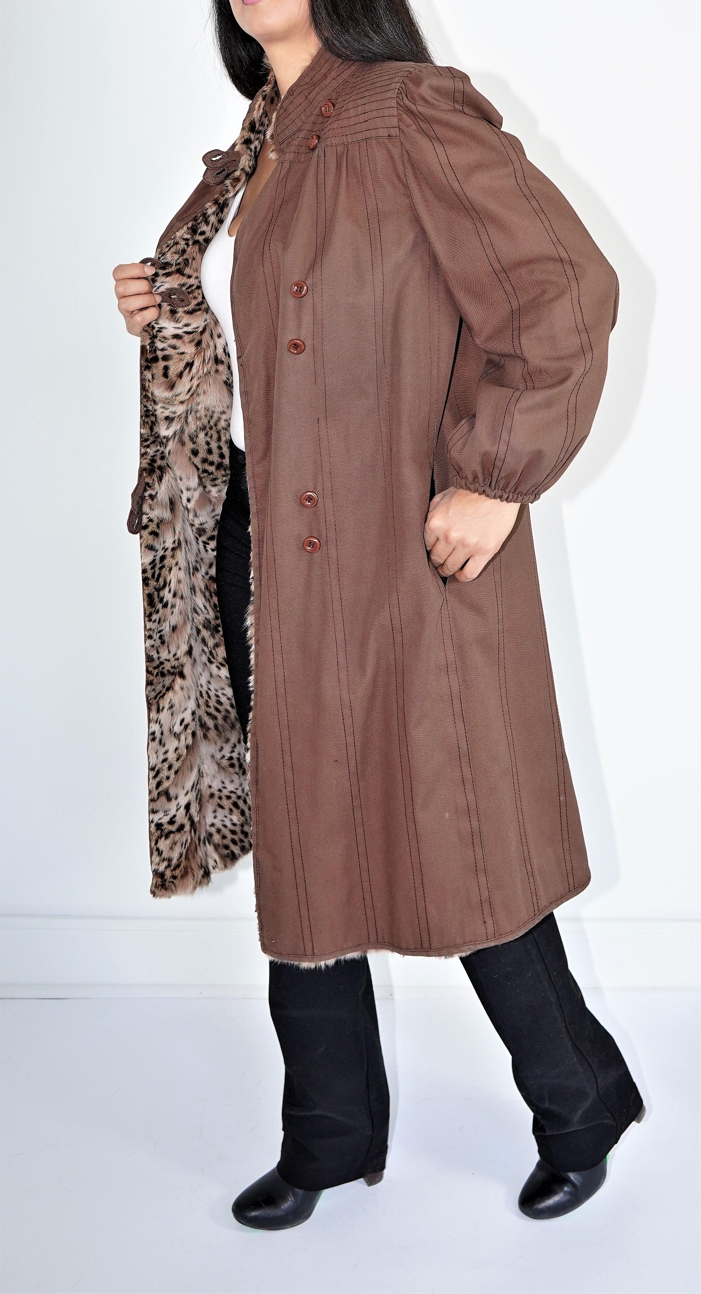 Fendi Rain Coat with Lynx Bobcat lining (Size 10-M) For Sale 1
