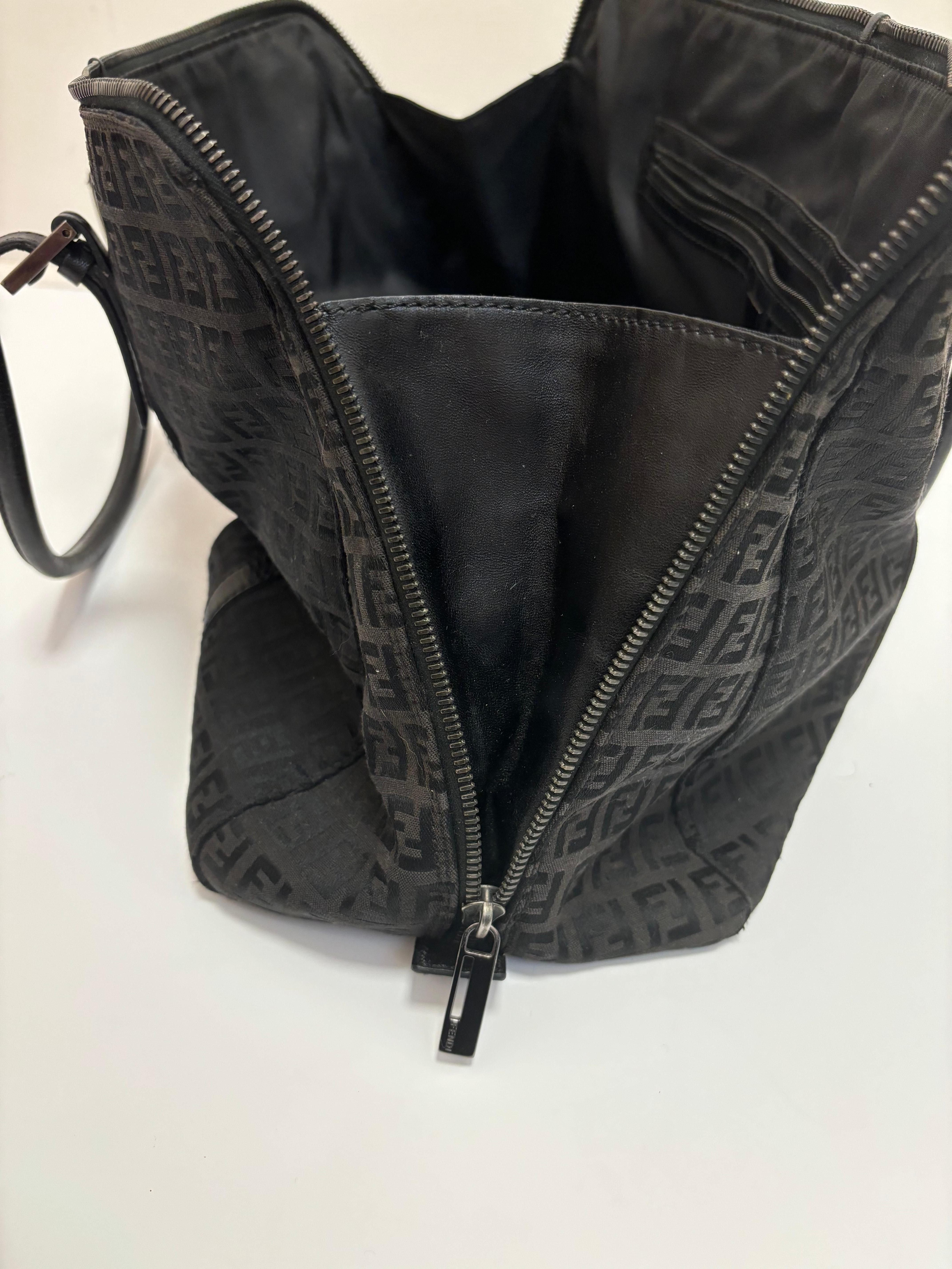 Fendi Borsa Grande Zucchino/Toro/Nero en vente 3