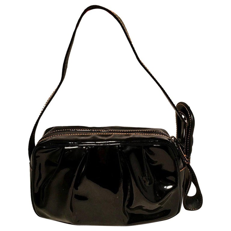 Fendi Borsa Mini B Black Patent Leather Handbag For Sale at 1stDibs | fendi  black patent leather bag, black patent leather handbags, fendi patent  leather bag