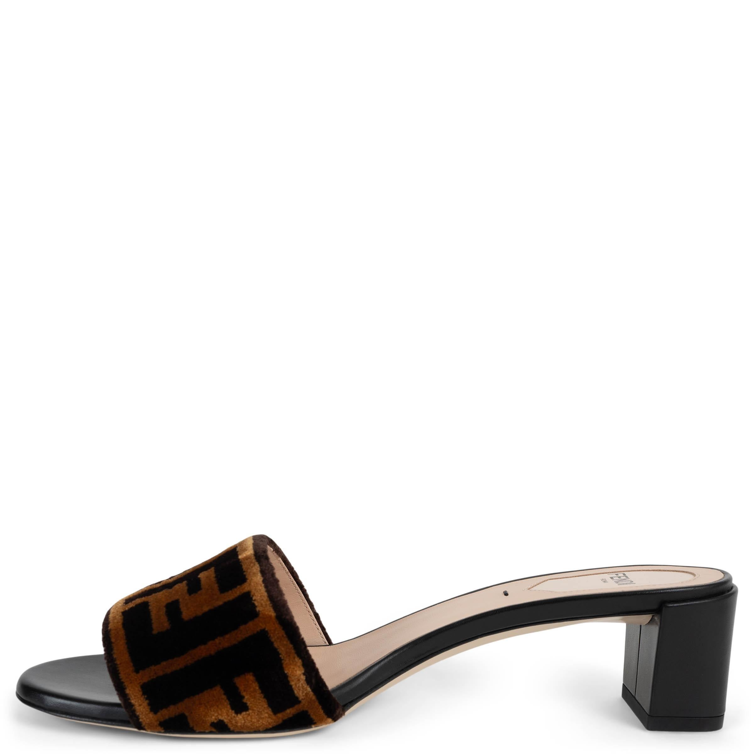 Fendi bronzo e nero ZUCCA LOGO VELVET MULE Sandali Scarpe 37 In condizioni ottime in vendita a Zürich, CH