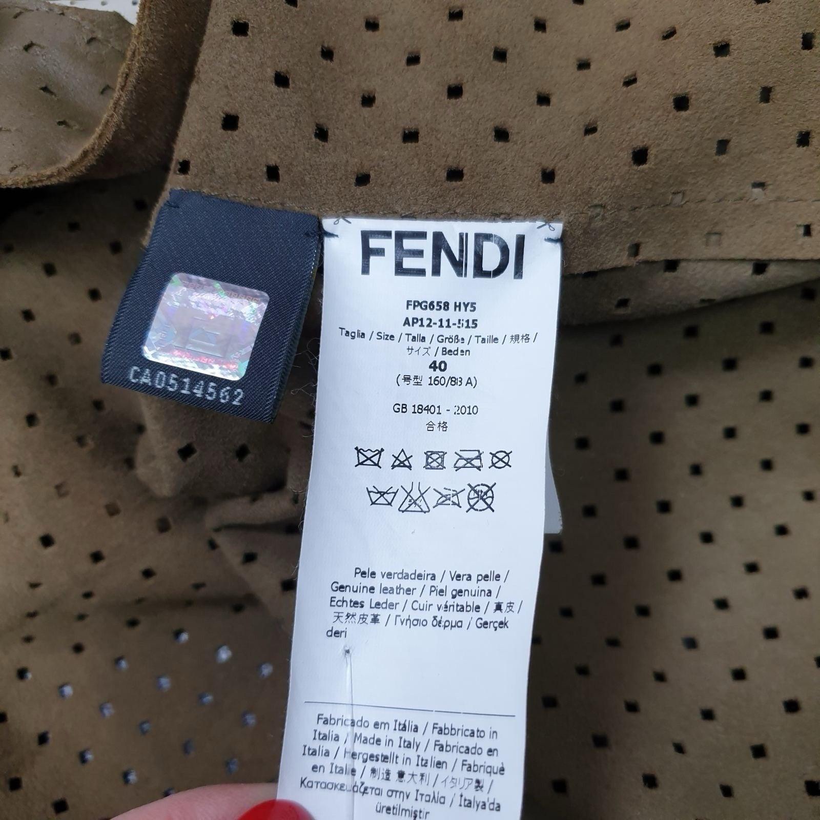Fendi Braun Beige Elfenbein Perforierte Leder Moto Jacke Sz.40 im Zustand „Gut“ im Angebot in Krakow, PL