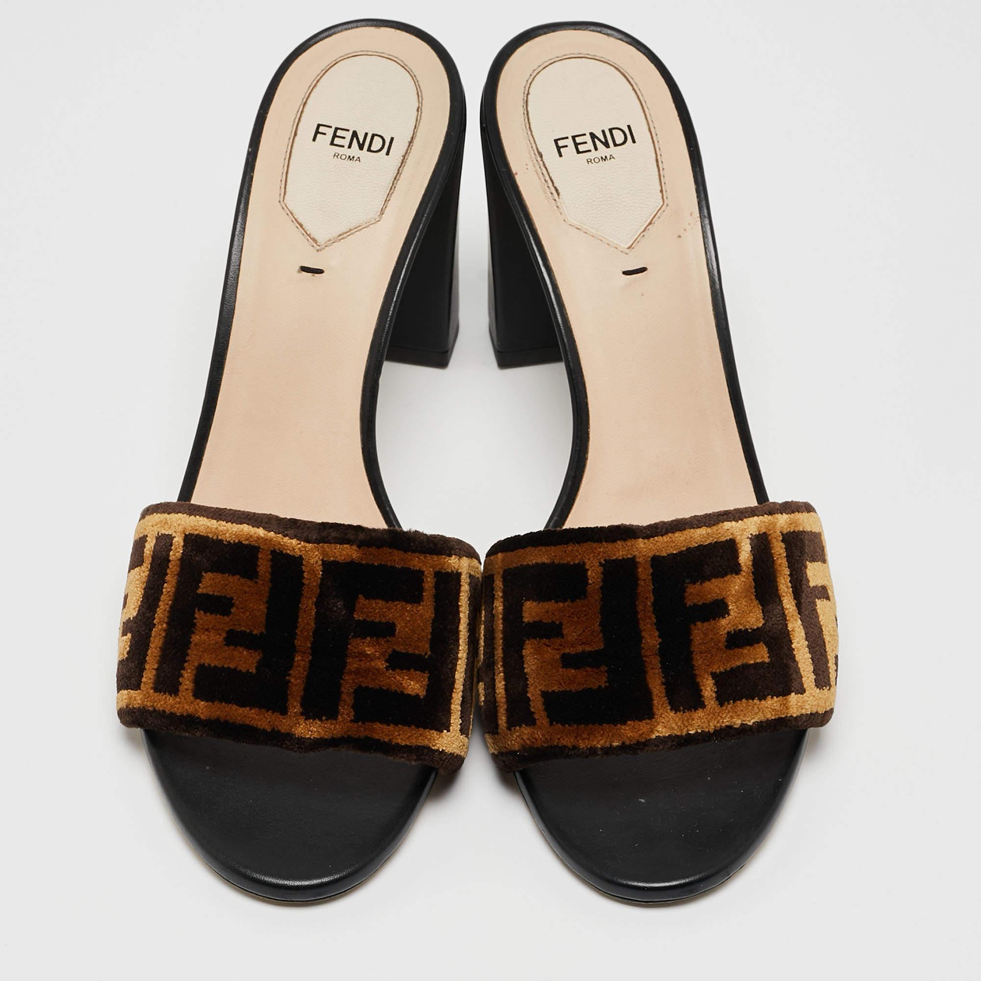 Wonderfully crafted shoes added with notable elements to fit well and pair perfectly with all your plans. Make these Fendi slide sandals yours today!

Includes: Original Dustbag, Original Box, Info Booklet, Invoice
