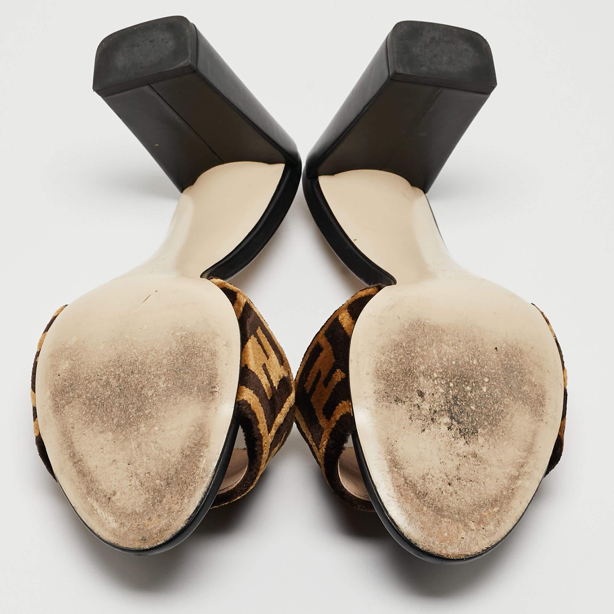 Fendi Brown/Beige Zucca Velvet Slide Sandals Size 39 In Excellent Condition In Dubai, Al Qouz 2
