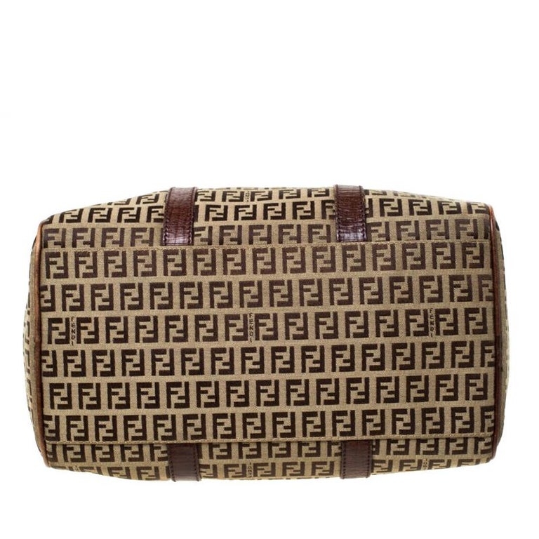 Forever bauletto leather handbag Fendi Brown in Leather - 30972236