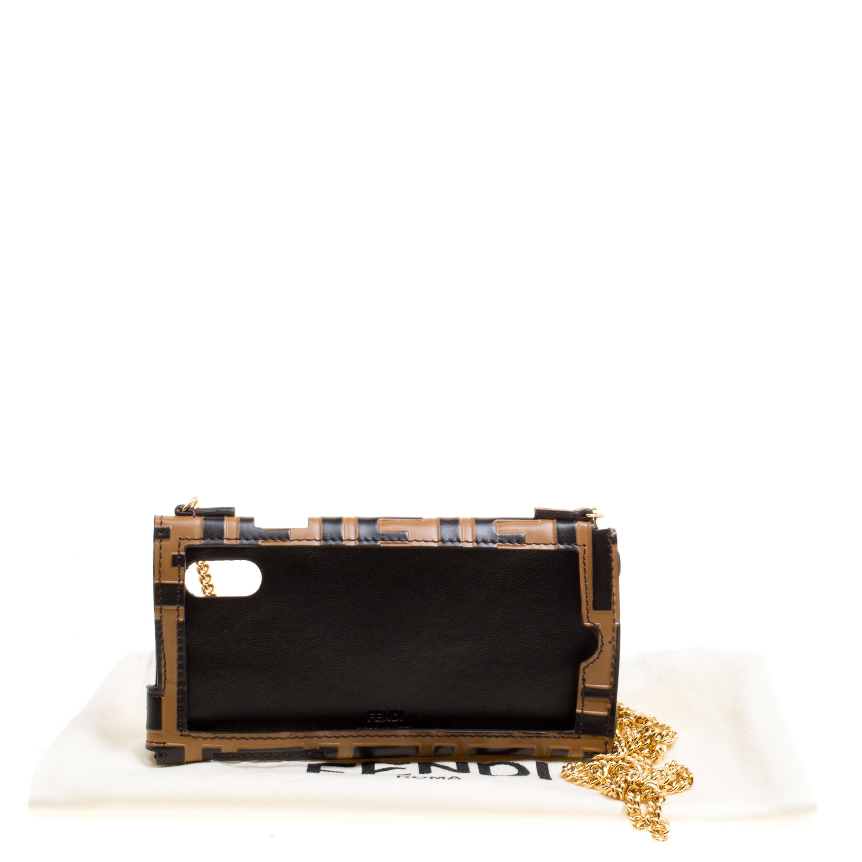 Fendi Brown/Black Zucca Leather iPhone X Case im Zustand „Hervorragend“ in Dubai, Al Qouz 2