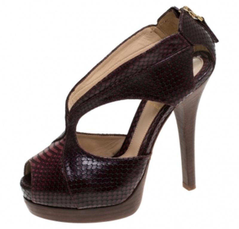Fendi - Sandales à plateforme peep toes en python marron/bordeaux - Taille 36,5 Bon état - En vente à Dubai, Al Qouz 2