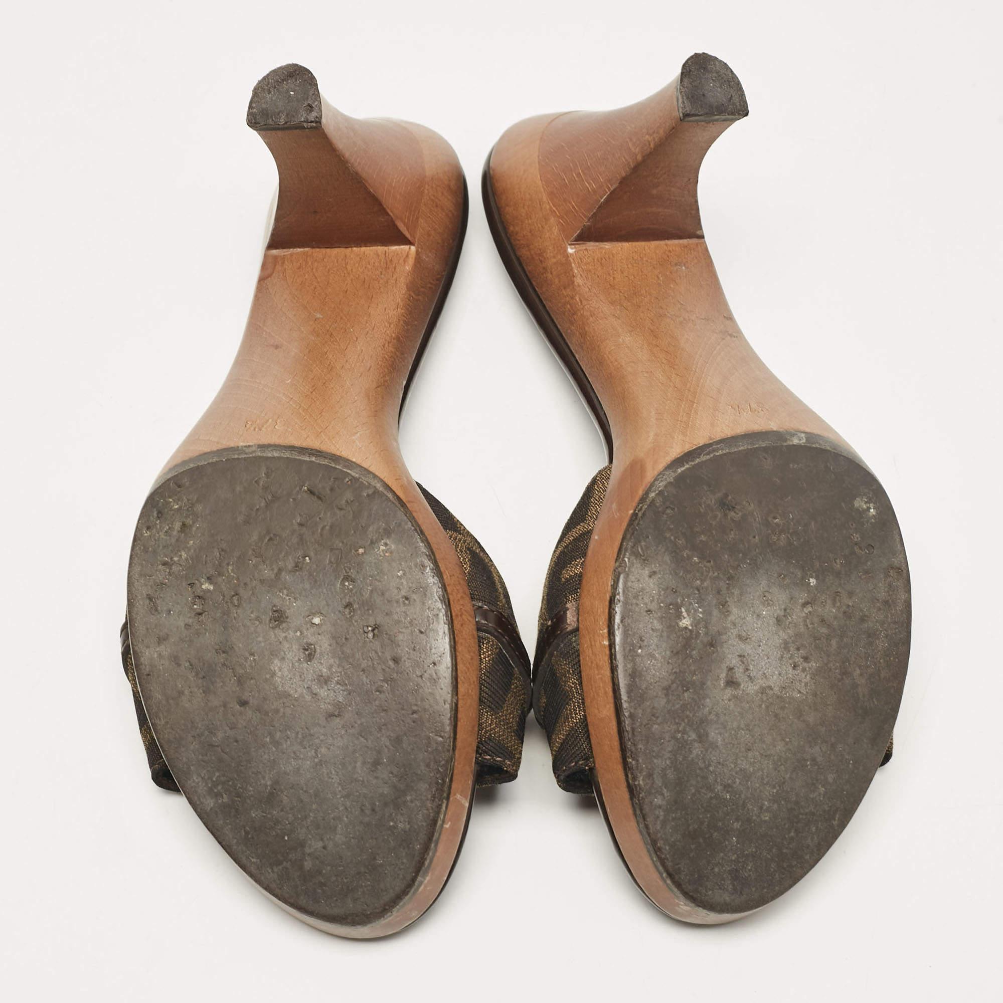 Fendi Brown Canvas and Patent Leather Slide Sandals Size 37.5 2