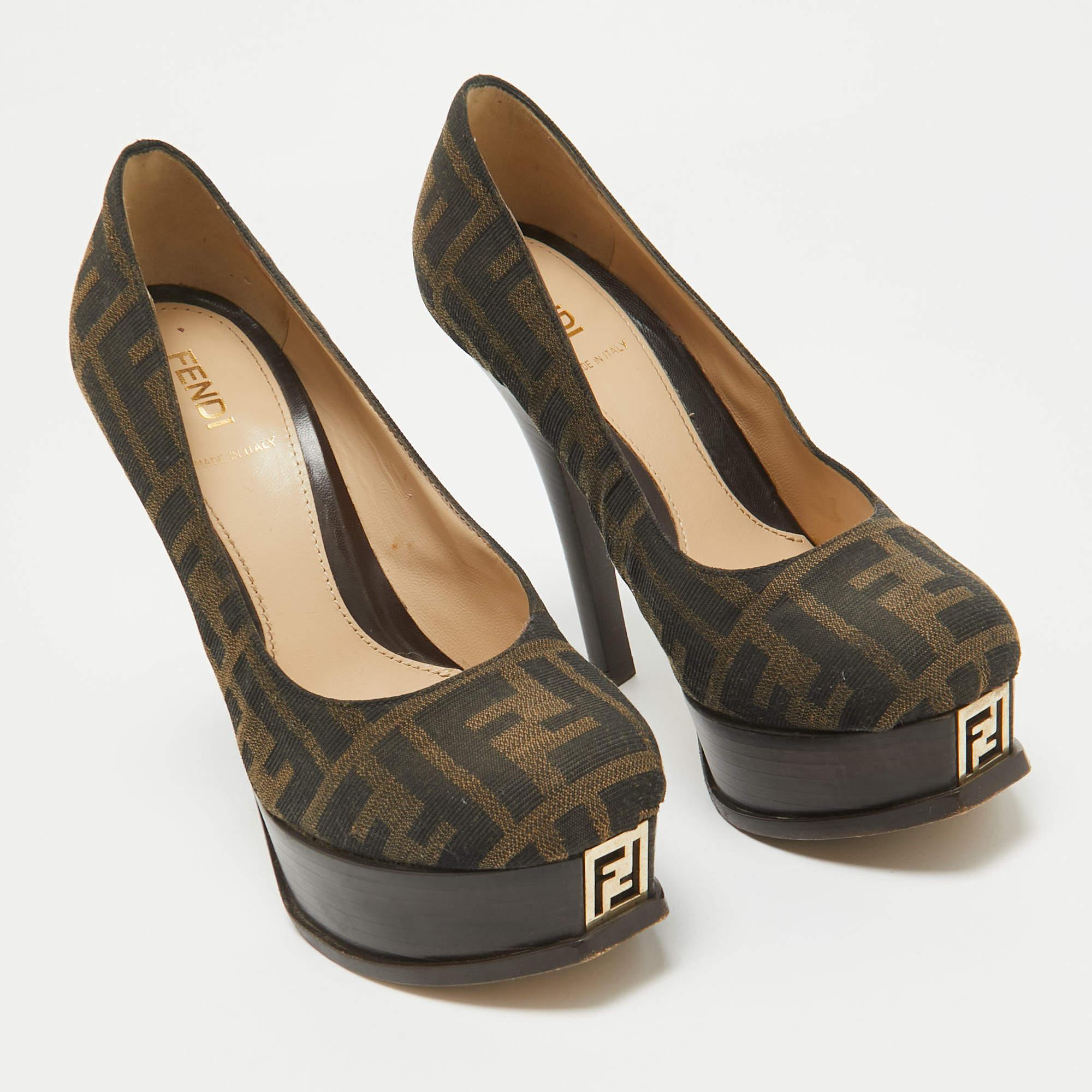 Fendi Chaussures à plateforme en toile Brown Taille 35.5 Bon état - En vente à Dubai, Al Qouz 2
