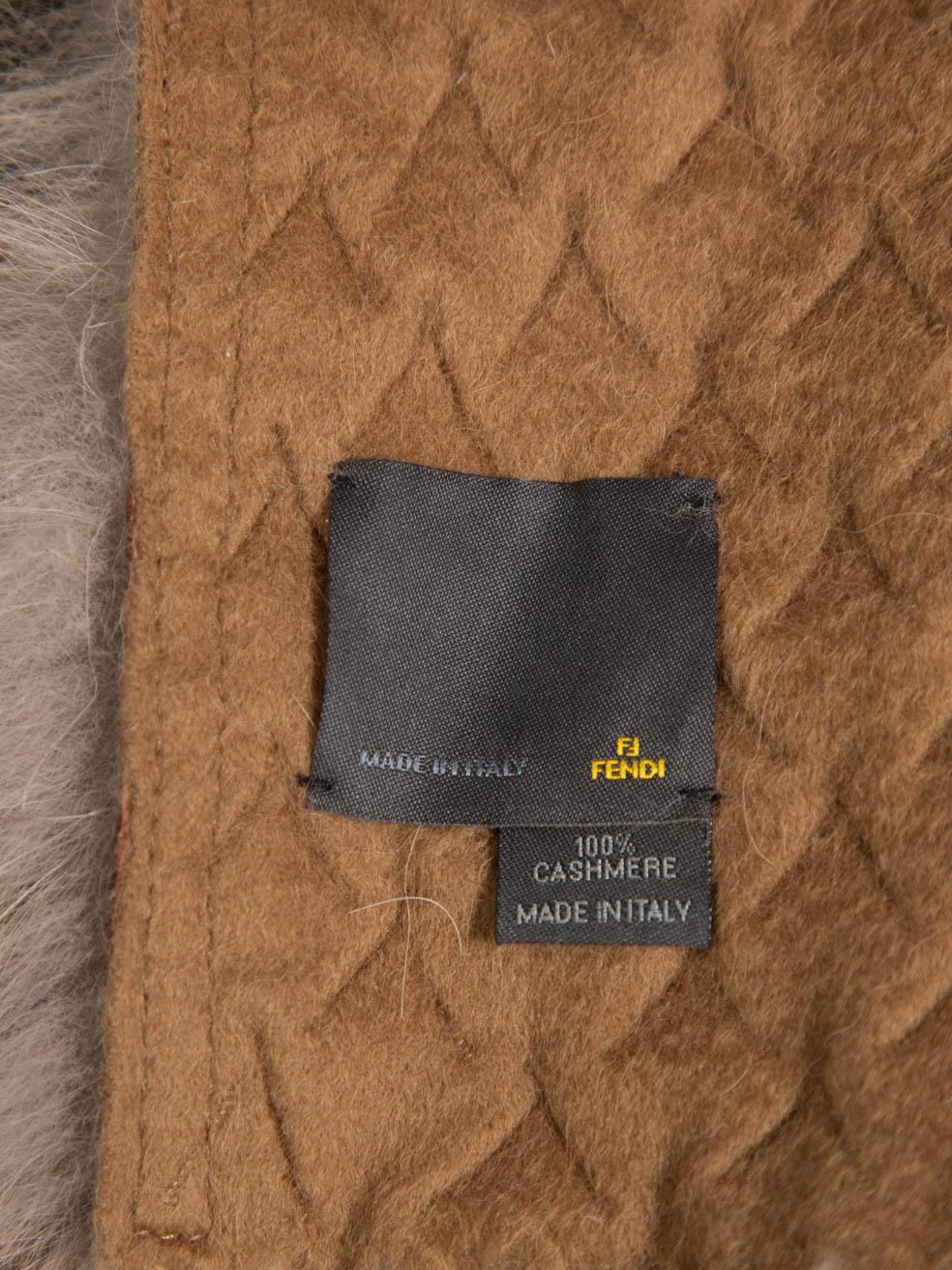 Fendi Bufanda Marrón de Cachemira con Ribete de Piel en venta 2