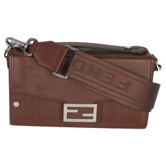 Fendi Braun FF Leder Baguette Soft Trunk Crossbody
