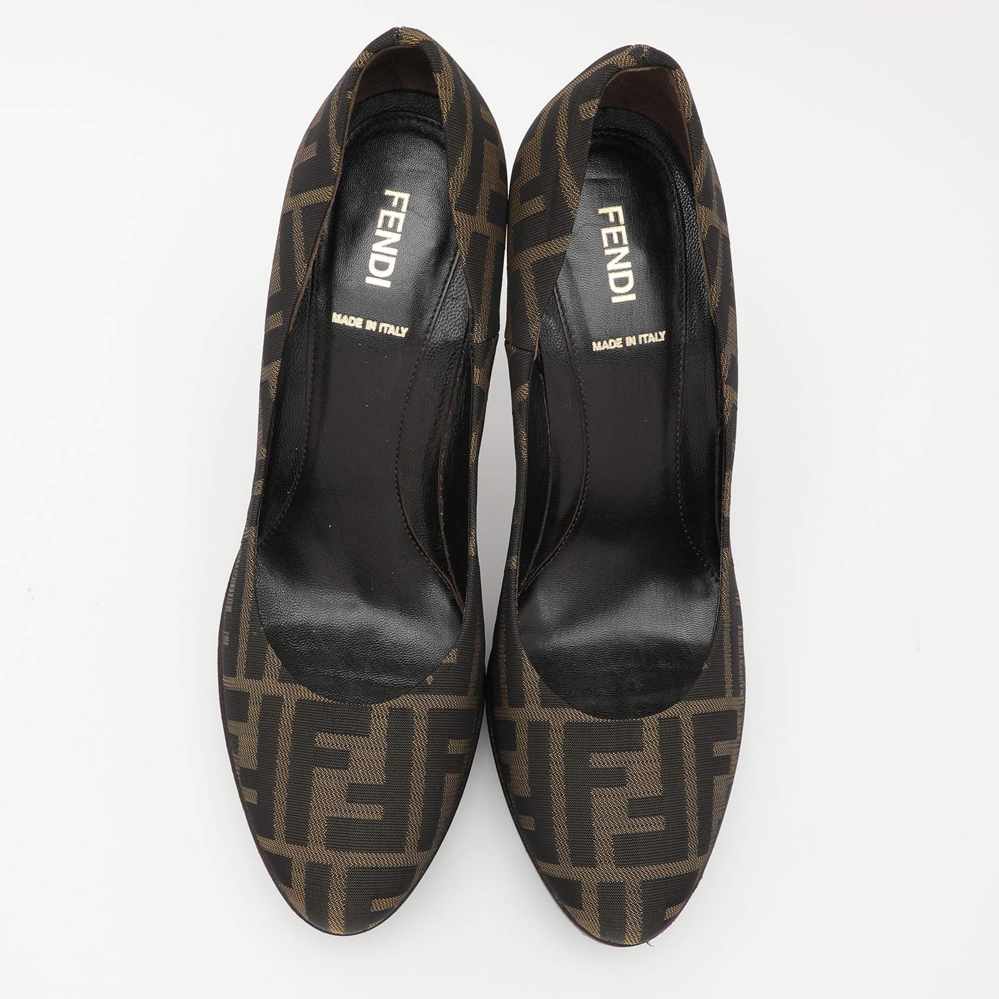 Noir Escarpins en toile FF Zucca de Fendi Brown Taille 38 en vente