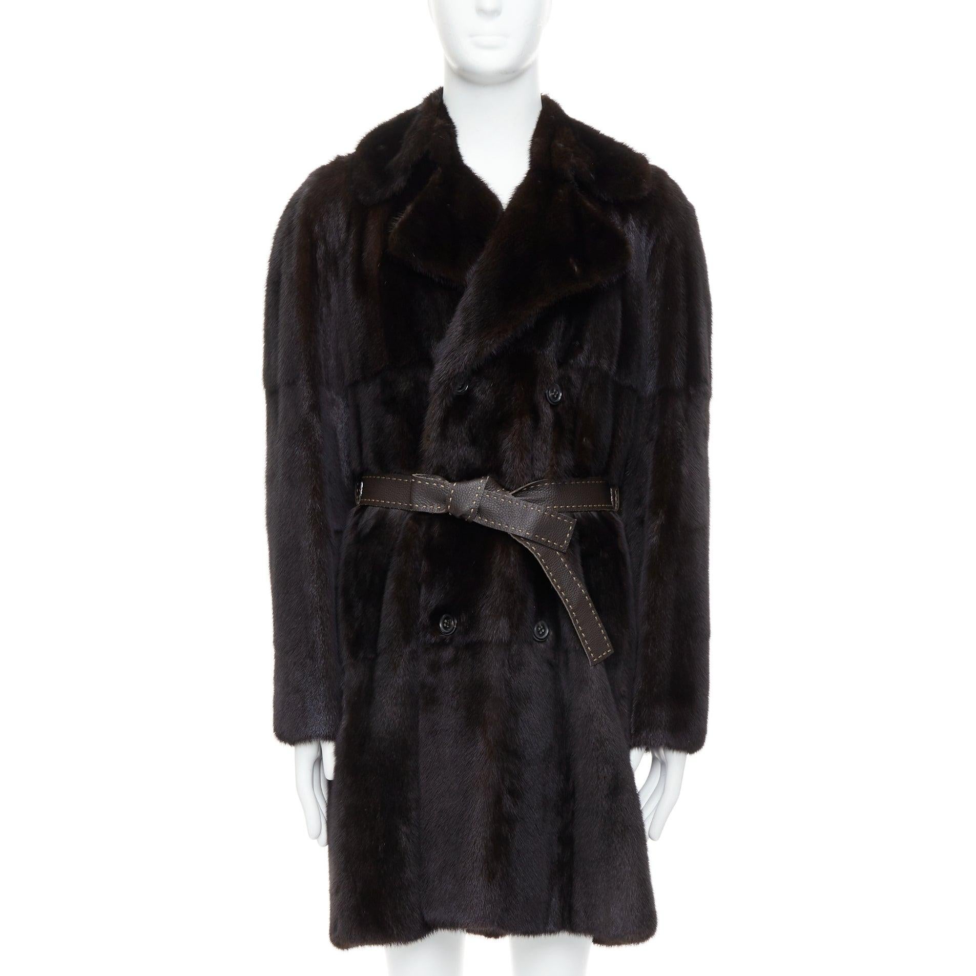 Fendi cappotto marrone in vera pelliccia Selleria doppiopetto con cintura IT48 M
Riferimento: TGAS/E00194
Marchio: Fendi
Modello: CA0141030
Materiale: Pelliccia, pelle
Colore: marrone
Modello: Tinta unita
Chiusura: bottone
Fodera: Tessuto