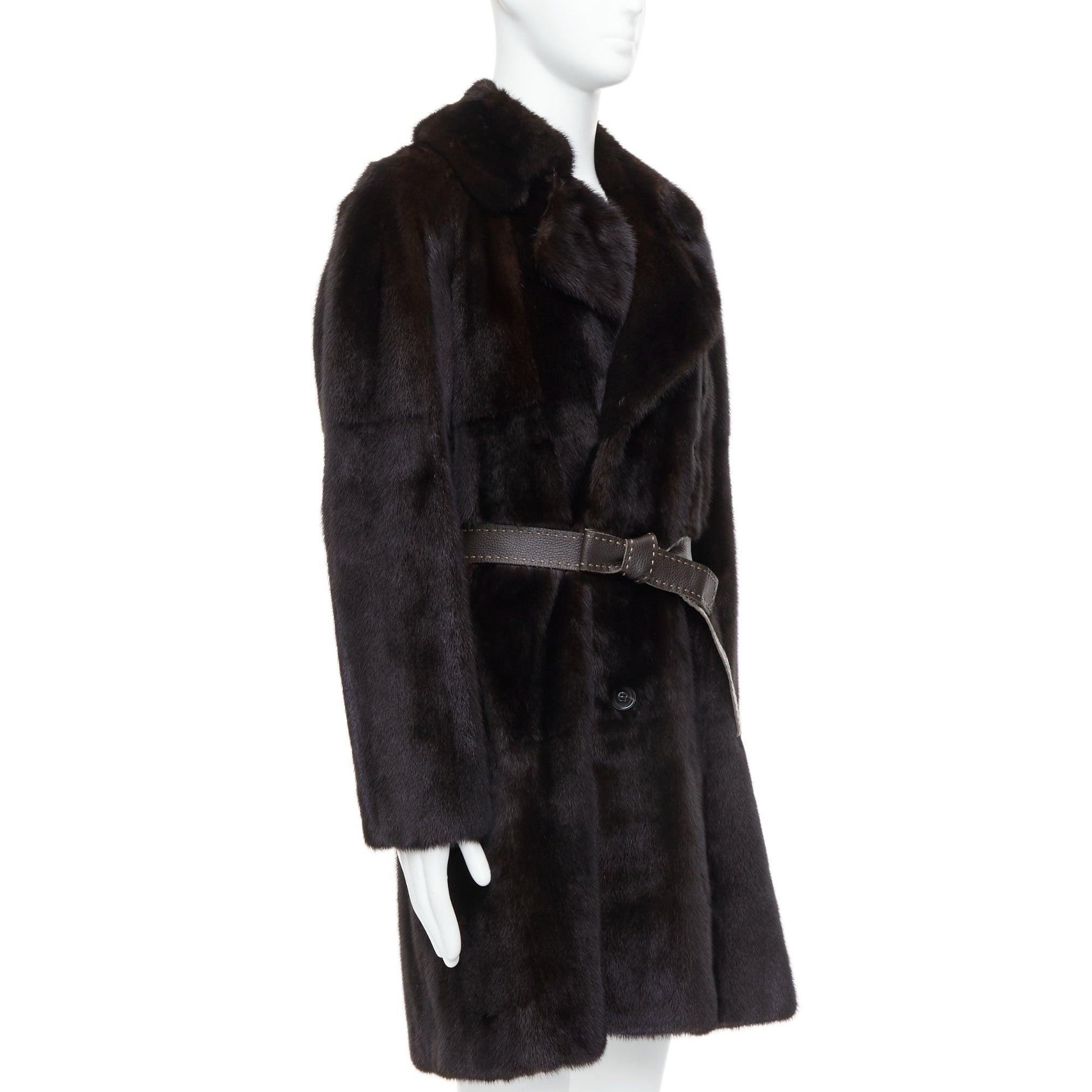 Nero Fendi cappotto marrone in vera pelliccia Selleria doppiopetto con cintura IT48 M in vendita