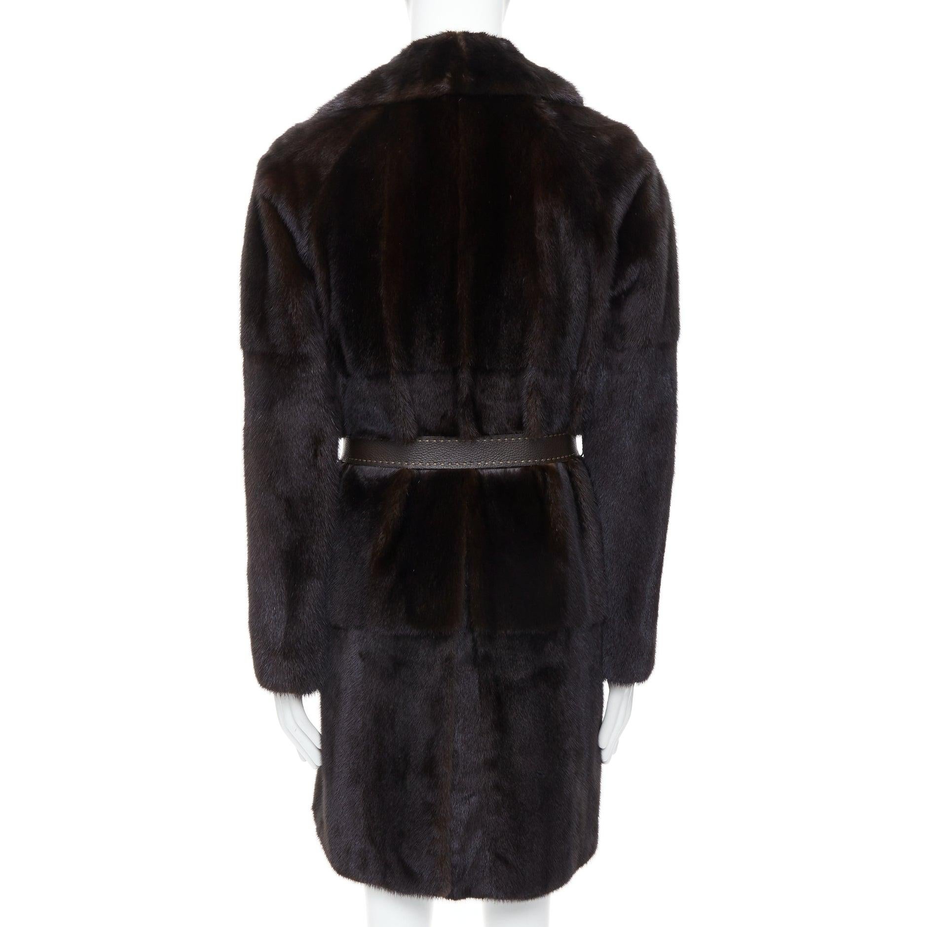 Uomo Fendi cappotto marrone in vera pelliccia Selleria doppiopetto con cintura IT48 M in vendita