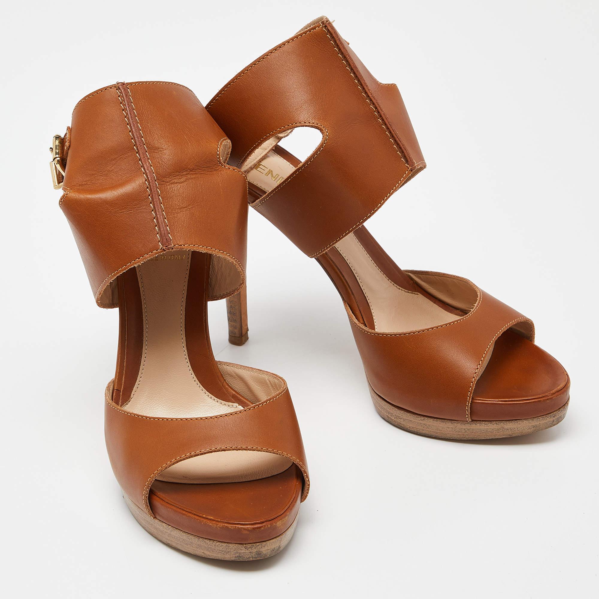 Women's Fendi Brown Leather Ankle Strap Platform Sandals Size 38.5 For Sale