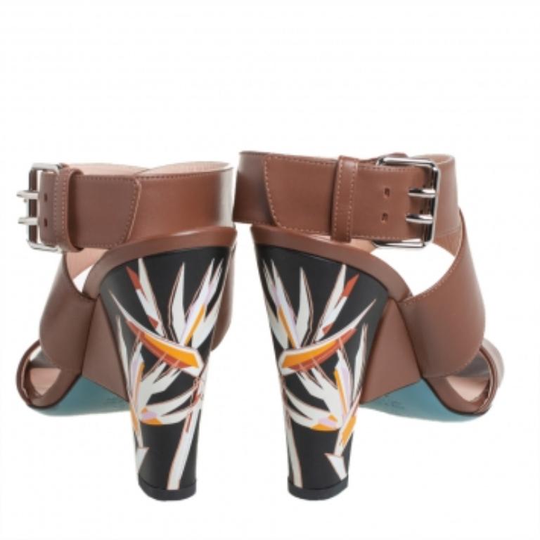 Women's Fendi Brown Leather Ankle Strap Sandals Size 39 For Sale
